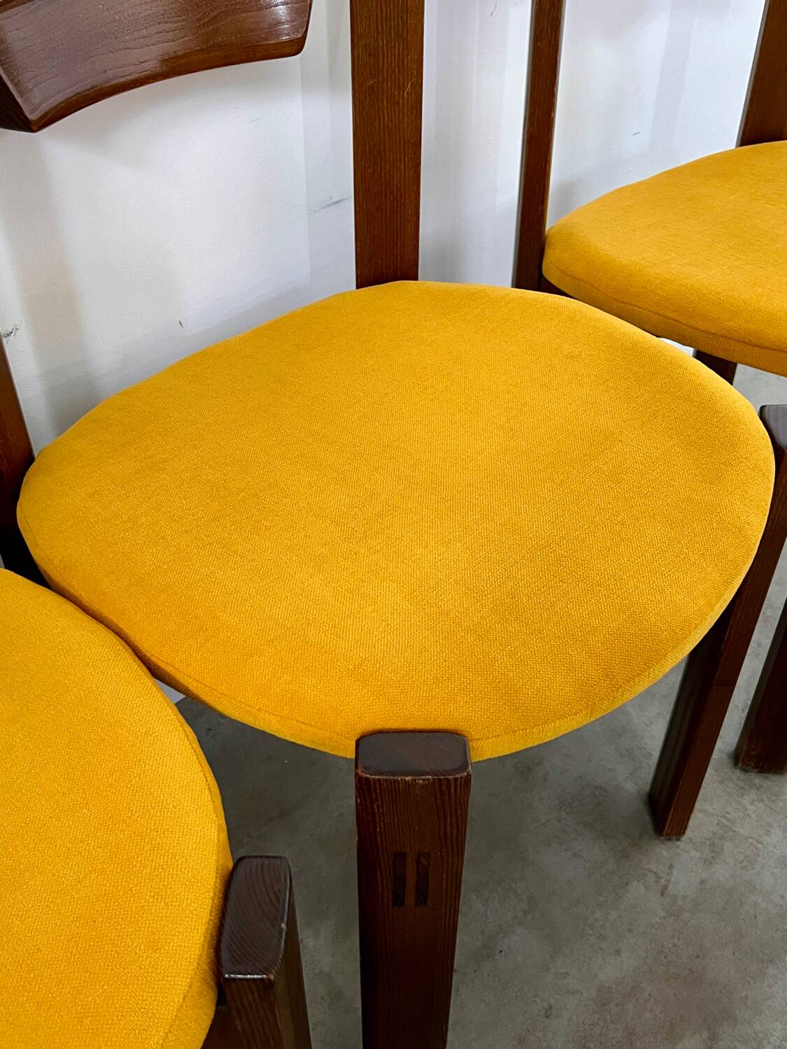 Set of 6 Scandinavian style chairs Girsberger 70s vintage solid wood mustard yellow