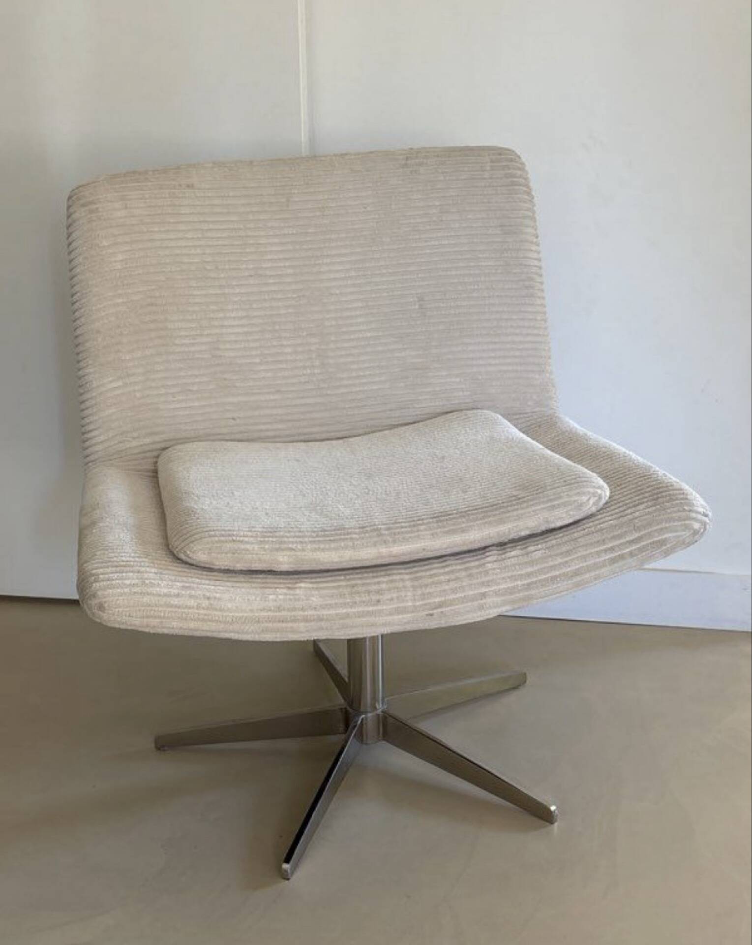 Vintage swivel chair