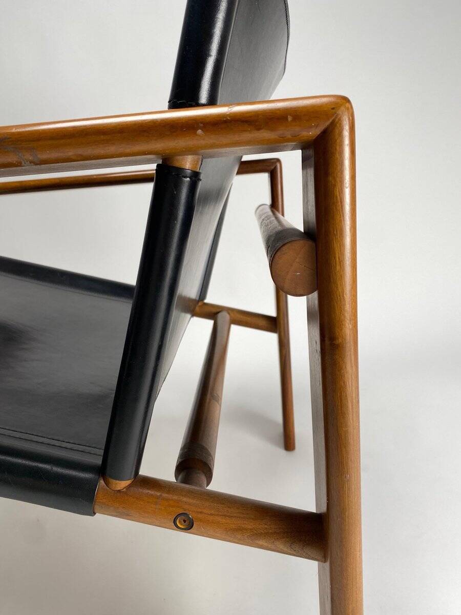 Fauteuils en bois et cuir attribués à Tarcisio Colzani, Italie  années 1960