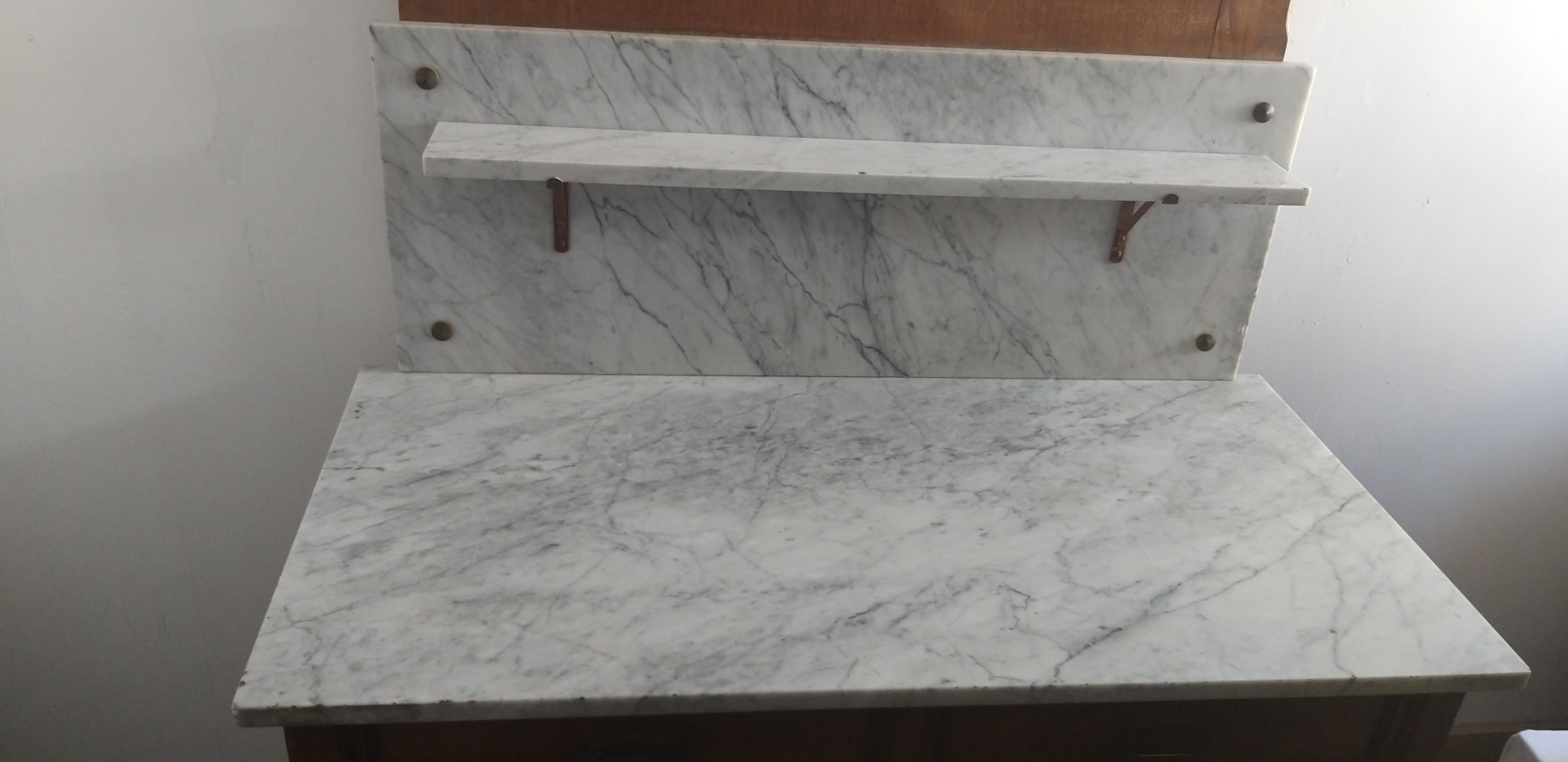 Commodity / wooden and marble toilet table