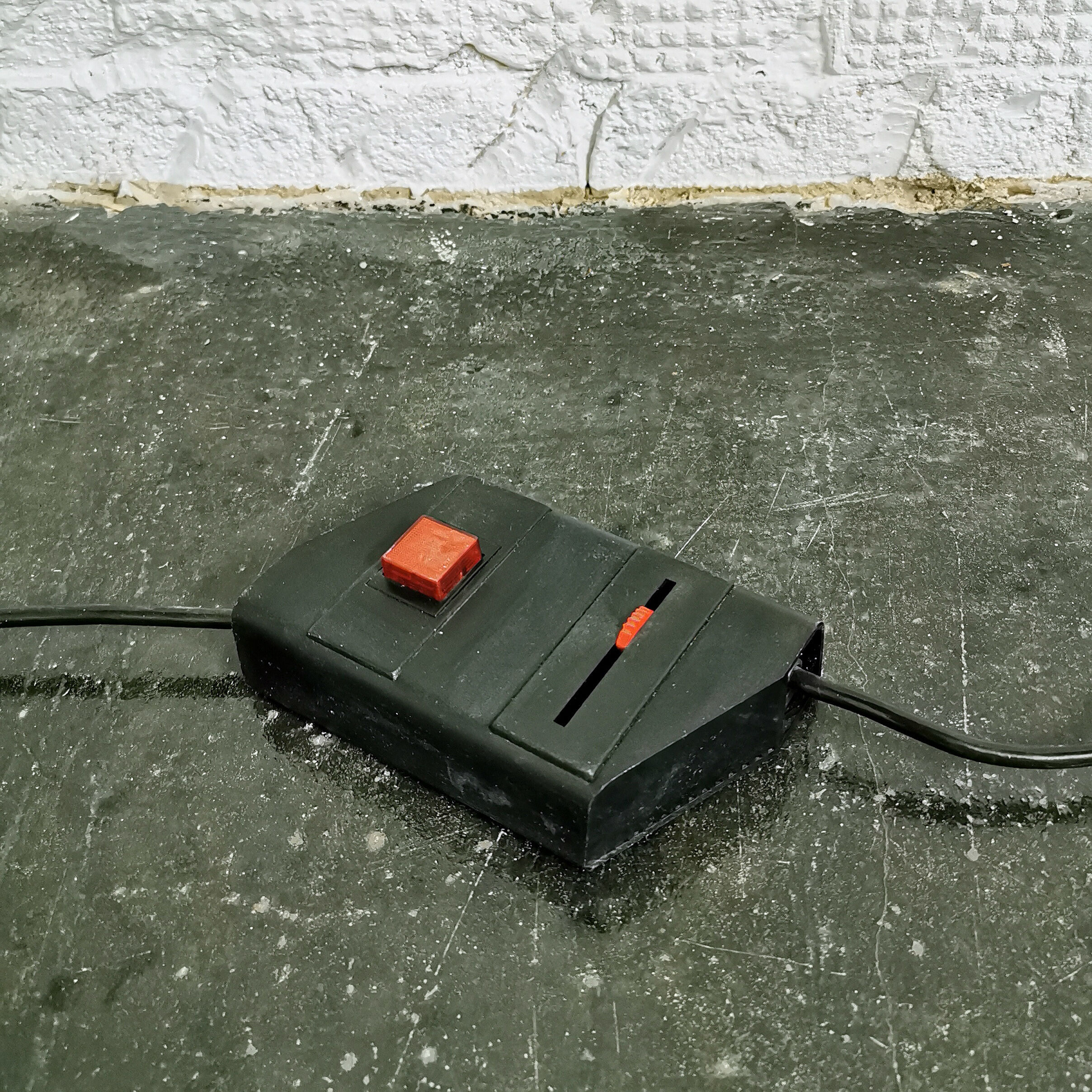 White halogen lamppost, Valenti, 1980