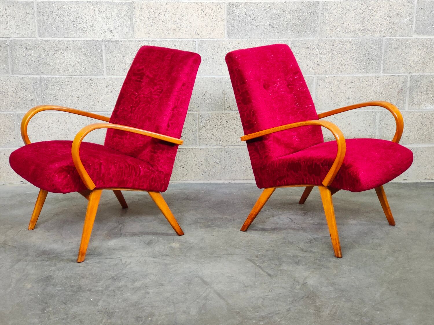 Pair of 6951 red velvet armchairs by Jaroslav Smidek for Ton