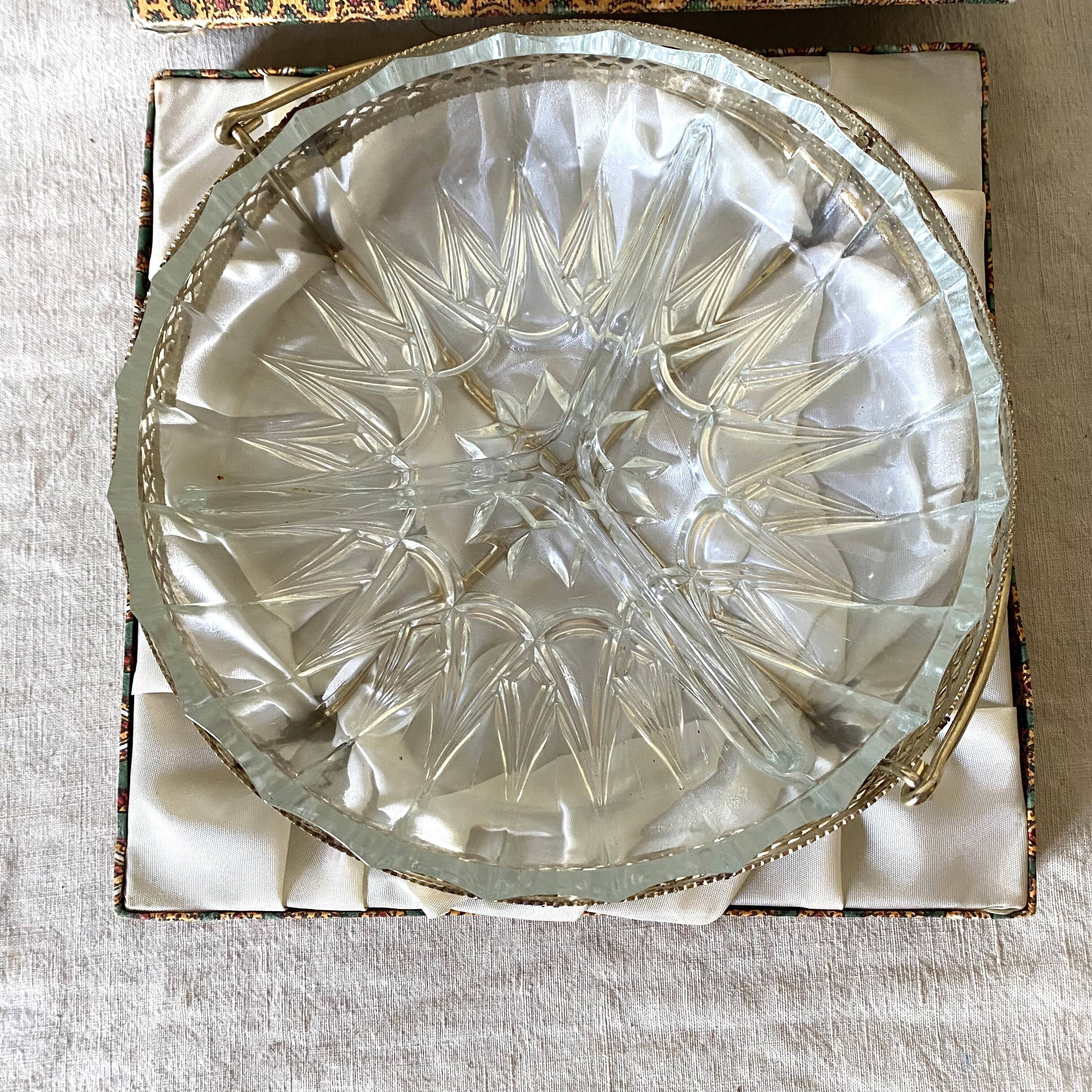 70s aperitif serving dish