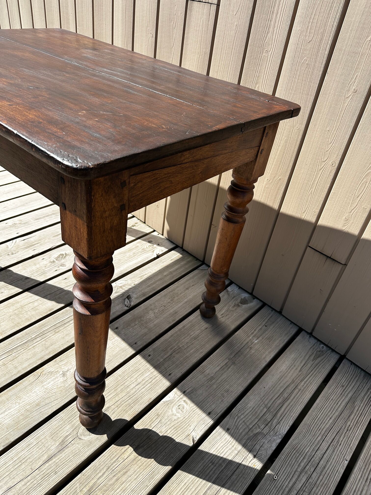 Bistro table in walnut