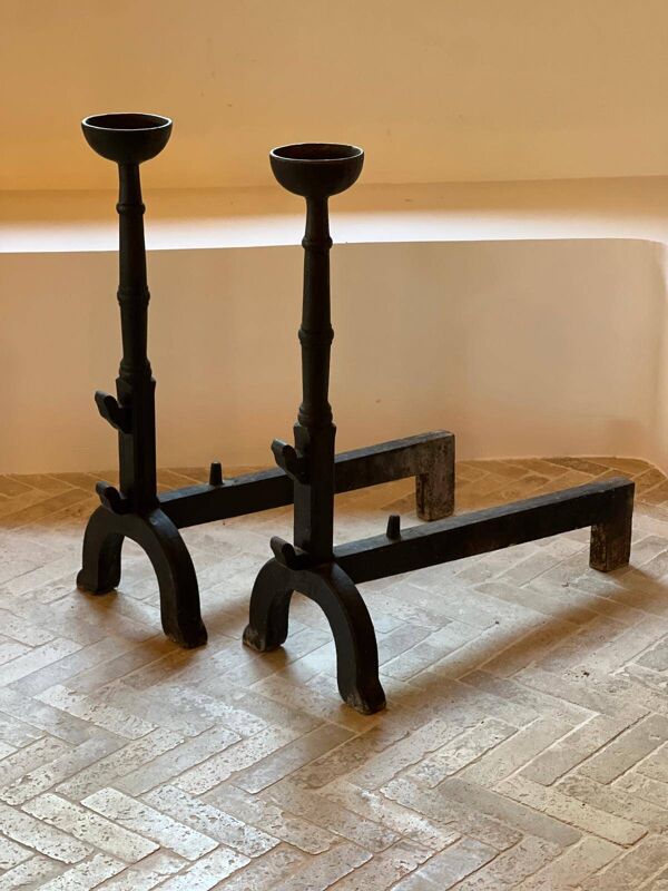 Paire de chenets, landiers en fonte fer, XIX° siècle