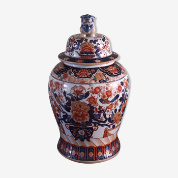 Vase de Delft "Imari". Bleu de cobalt et rouge safran. Inspiré du Japon du XVIIème siècle.