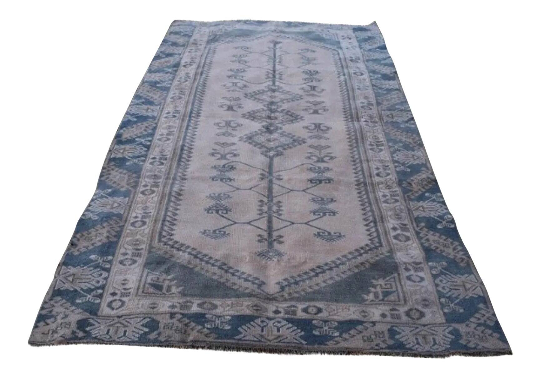 Vintage Turkish Oushak rug 150x275 cm