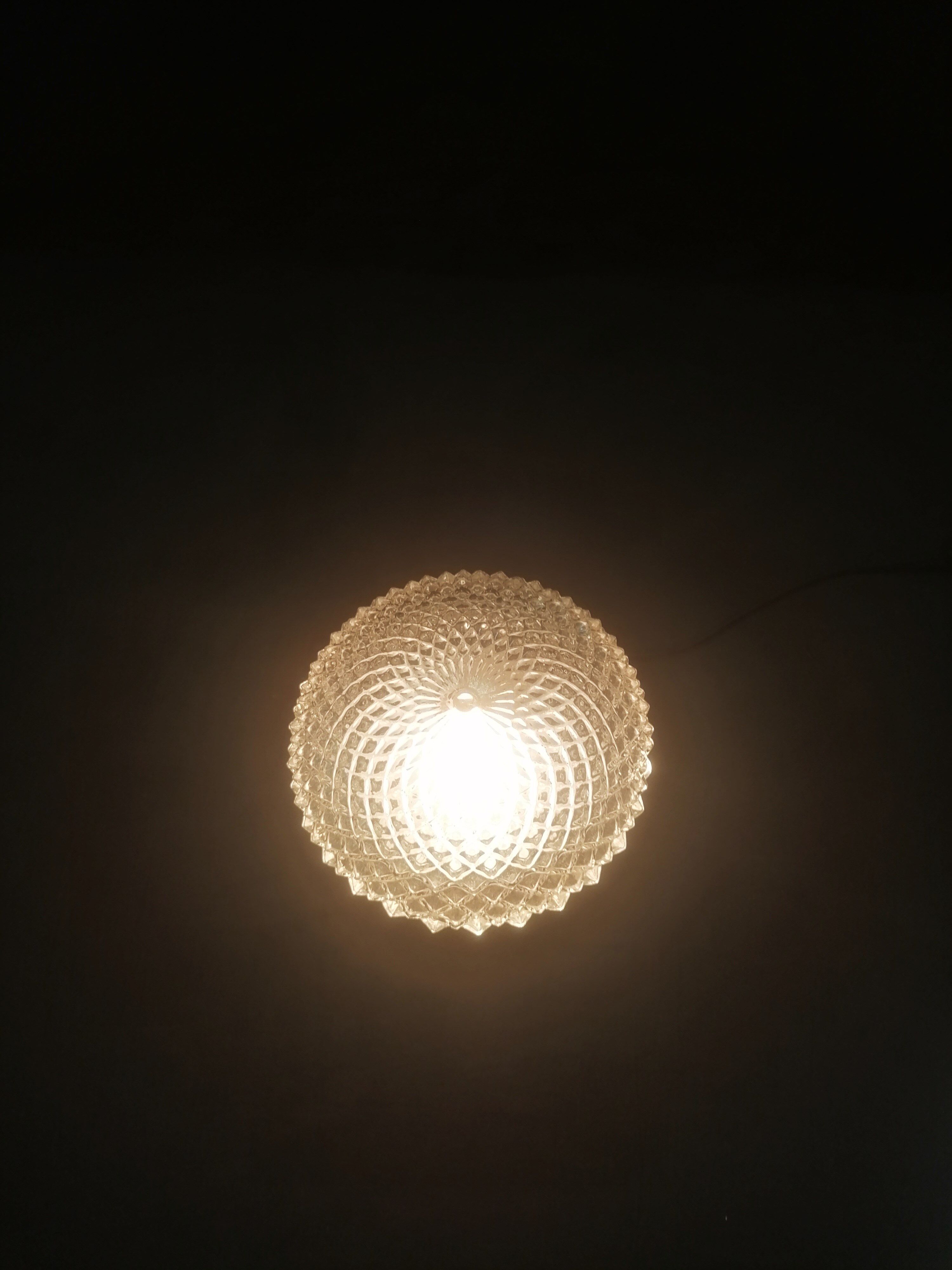 Old ceiling light - Globe glass molded effect tip of diamonds - 70s