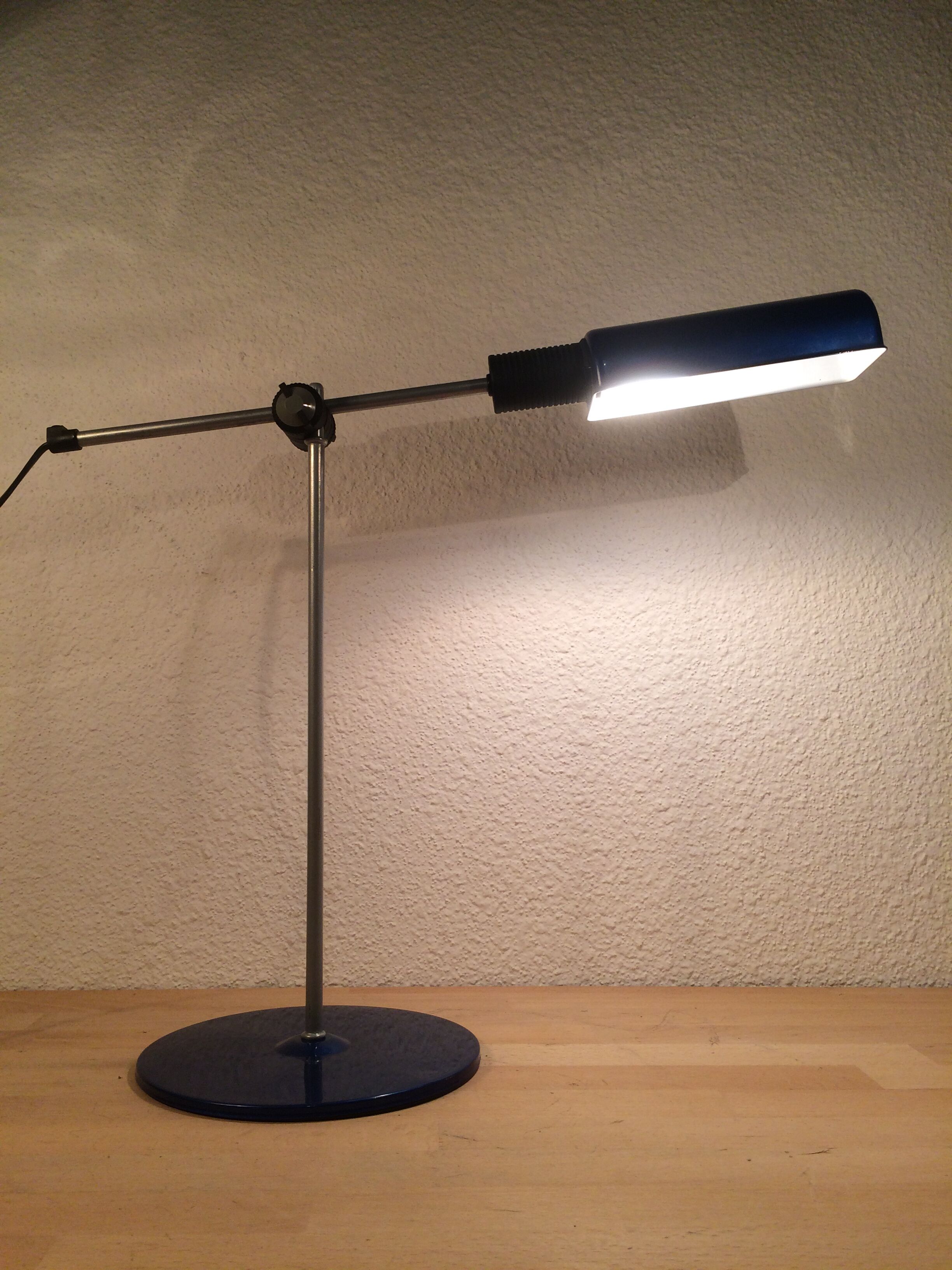 Veneta Lumi desk lamp