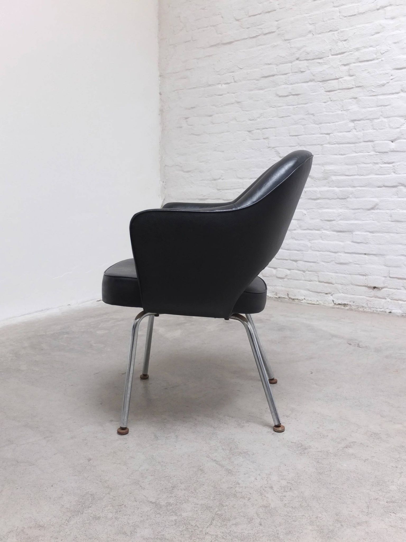 Ensemble original de 4 fauteuils 'Executive' par Eero Saarinen pour Knoll, années 1960.