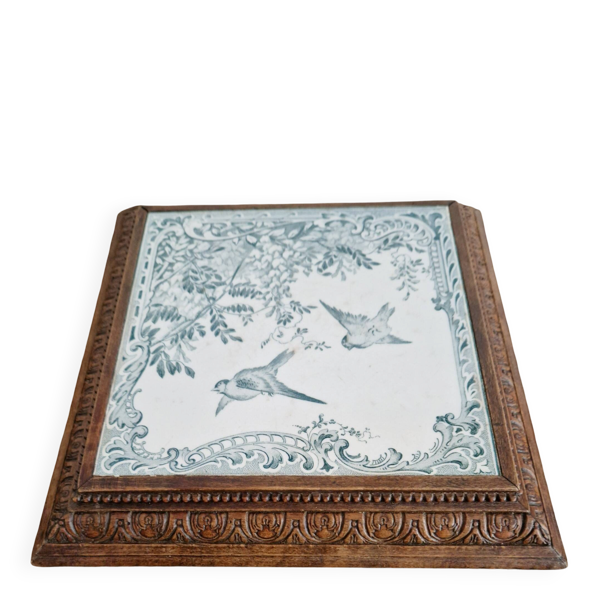 Dessous de plat musical ancien en bois sculpté et faïence Belle Époque