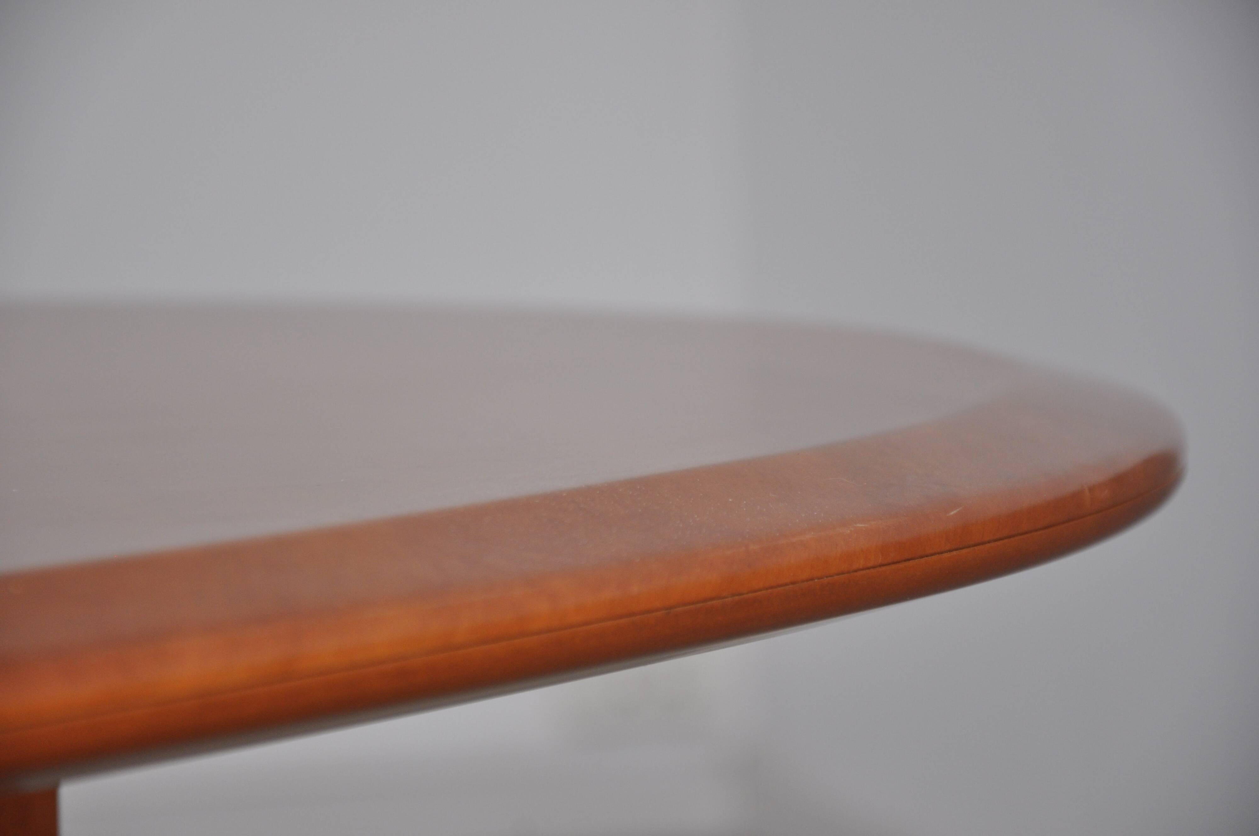 Grande table de conférence