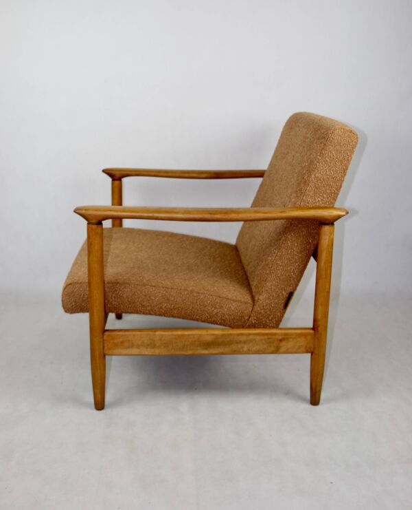 Fauteuil GFM-142 en bouclé corail doré attribué à Edmund Homa, années 1970