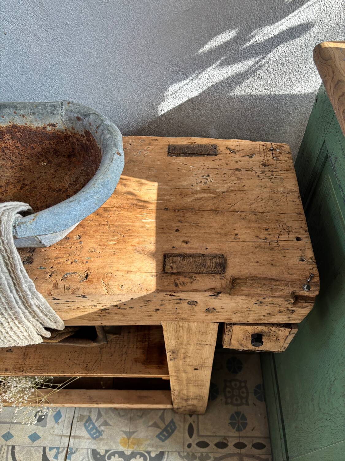 Carpenter's workbench