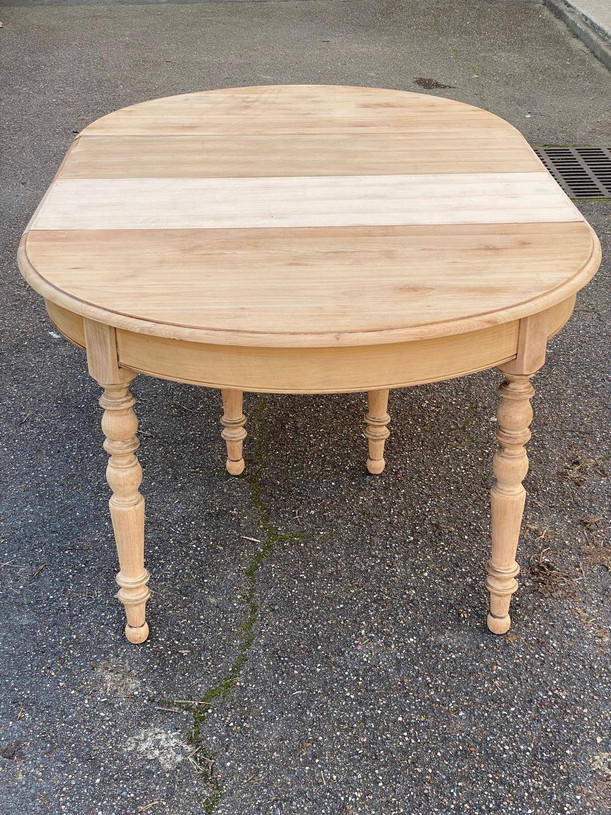 Renovated Louis Philippe round extendable dining table 118-200cm 19th century