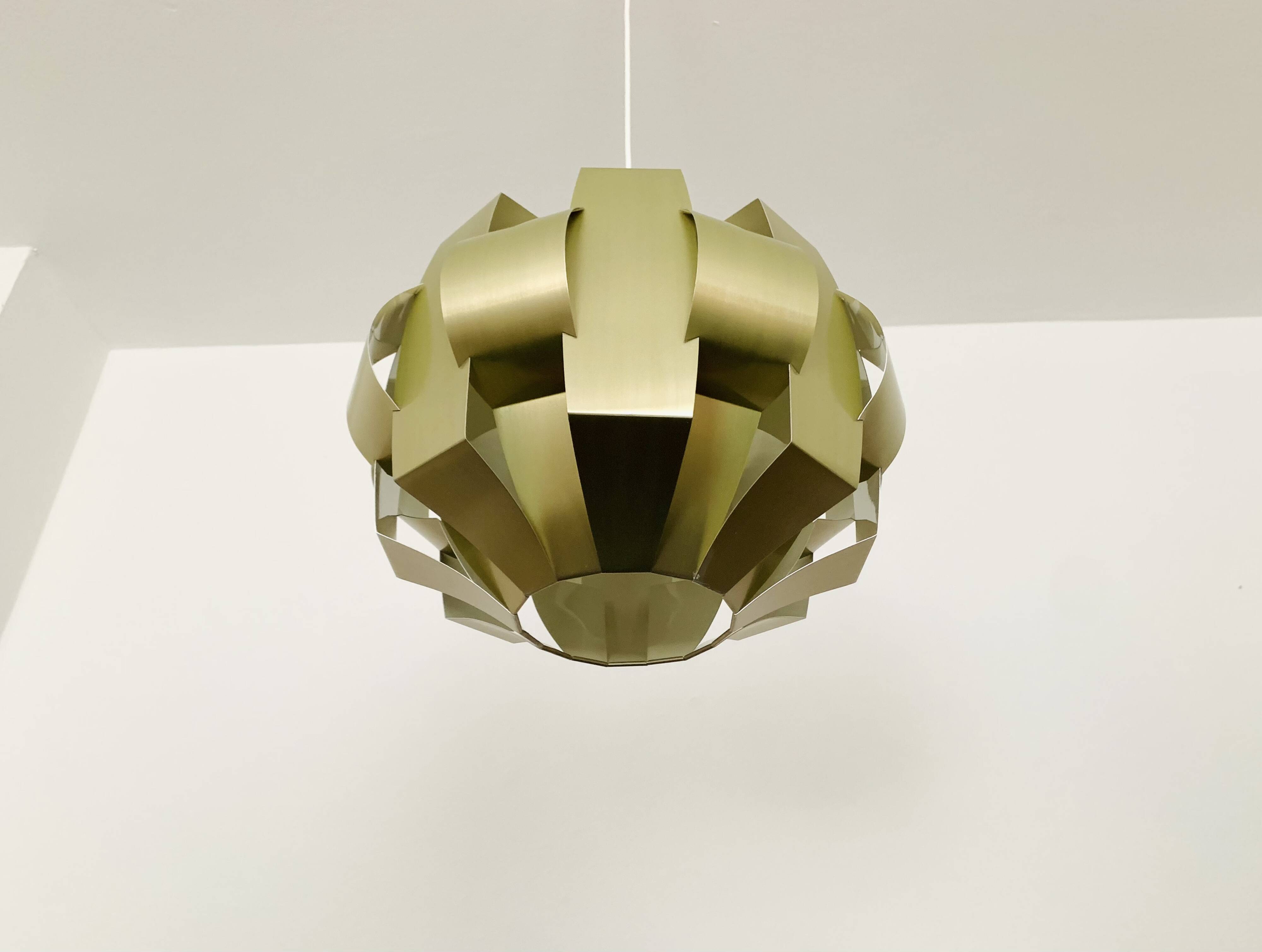 Suspension en métal origami