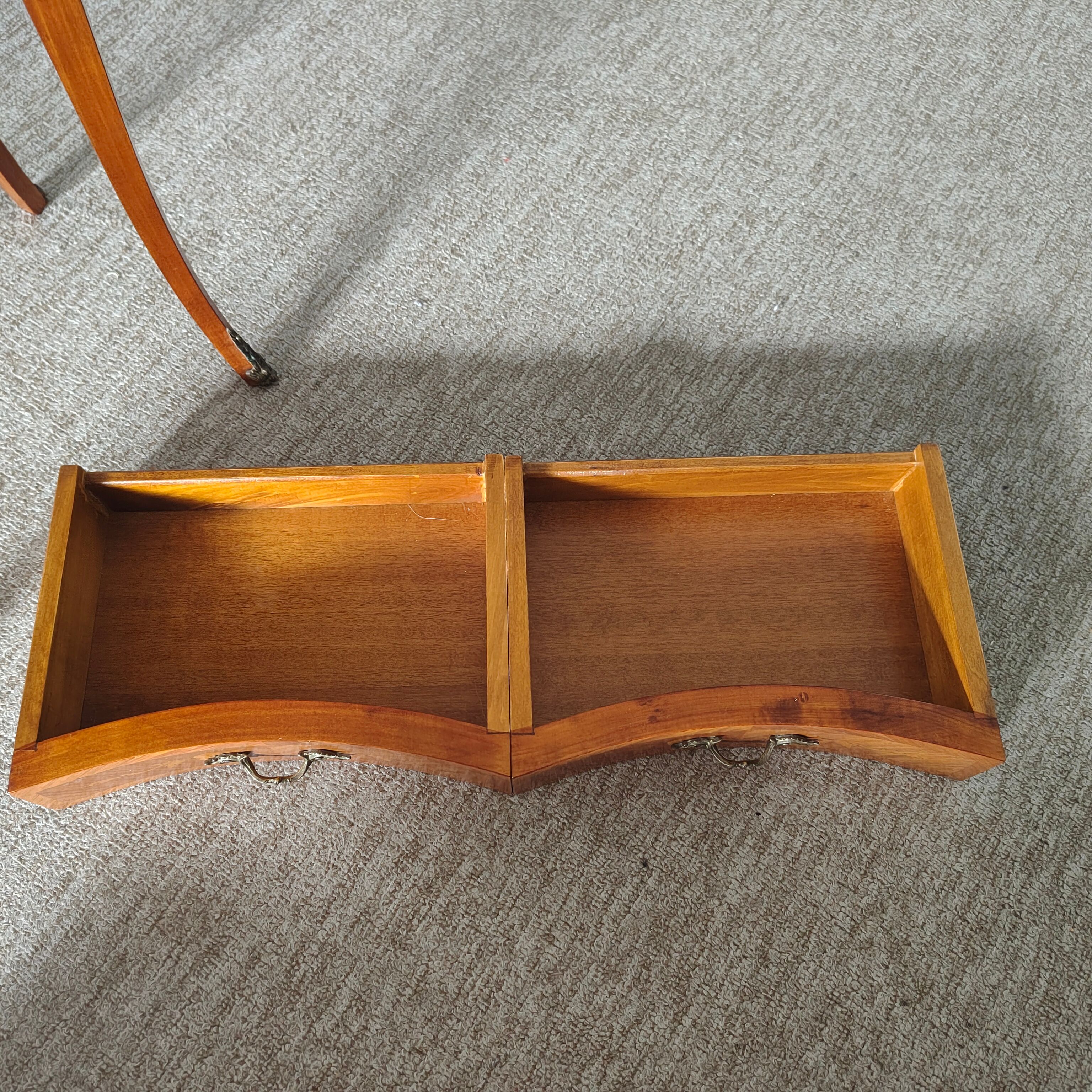Table de chevet rognon