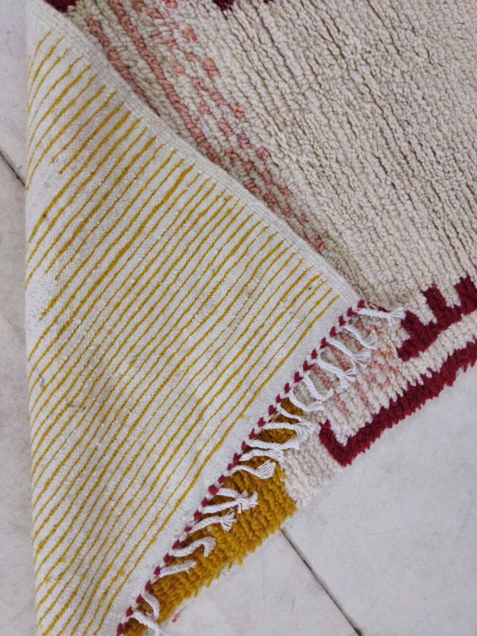 Handmade moroccan berber rug 317 x 80 cm