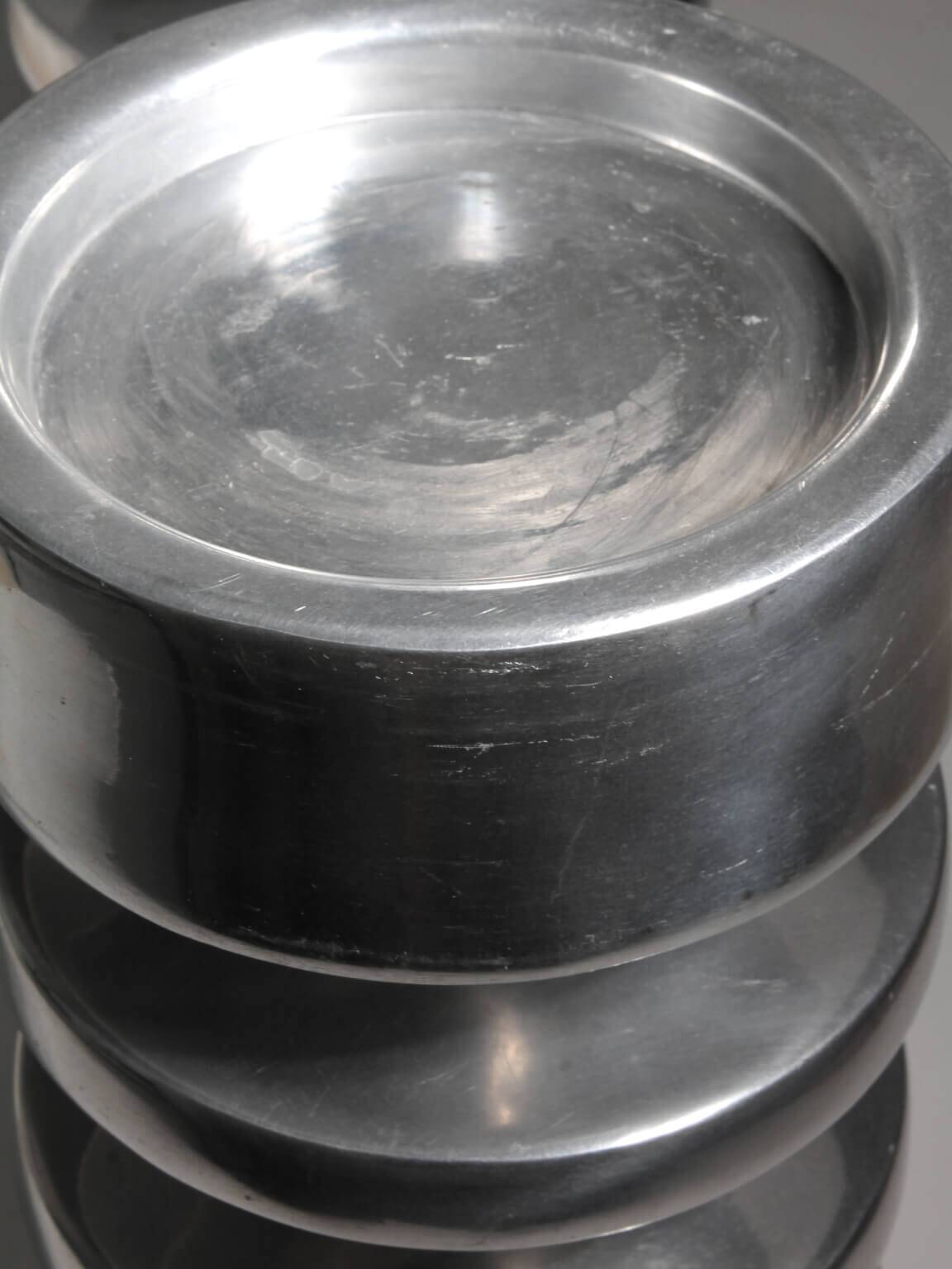 Paire de bougeoirs en aluminium avec bordure