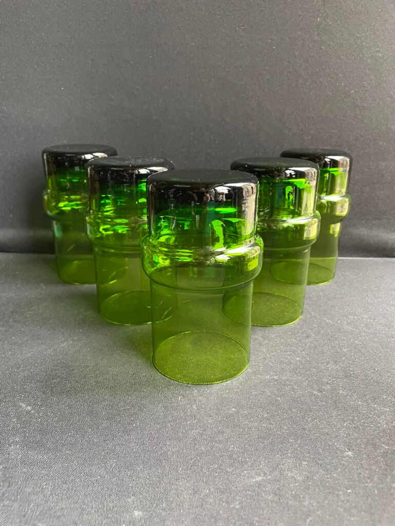 Decanter and 5 crystalline glasses and tin