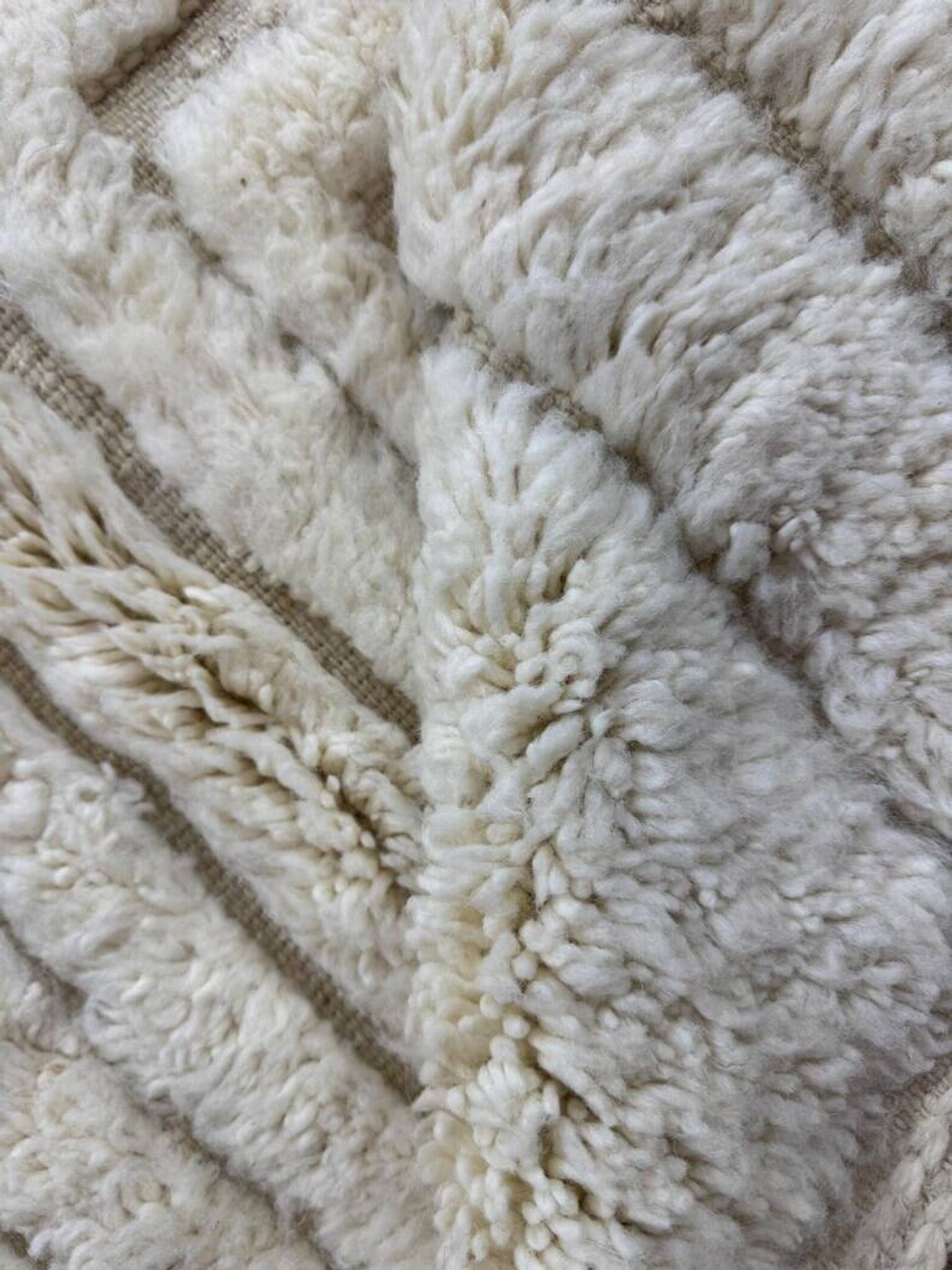 Berber rug in natural wool 200cm x 300cm