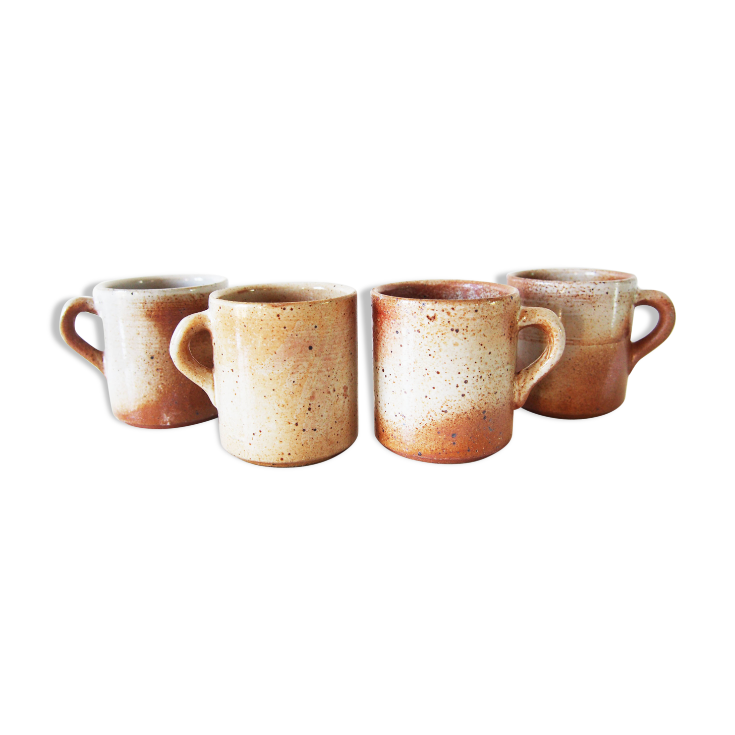 Quatre tasses en grès du Marais