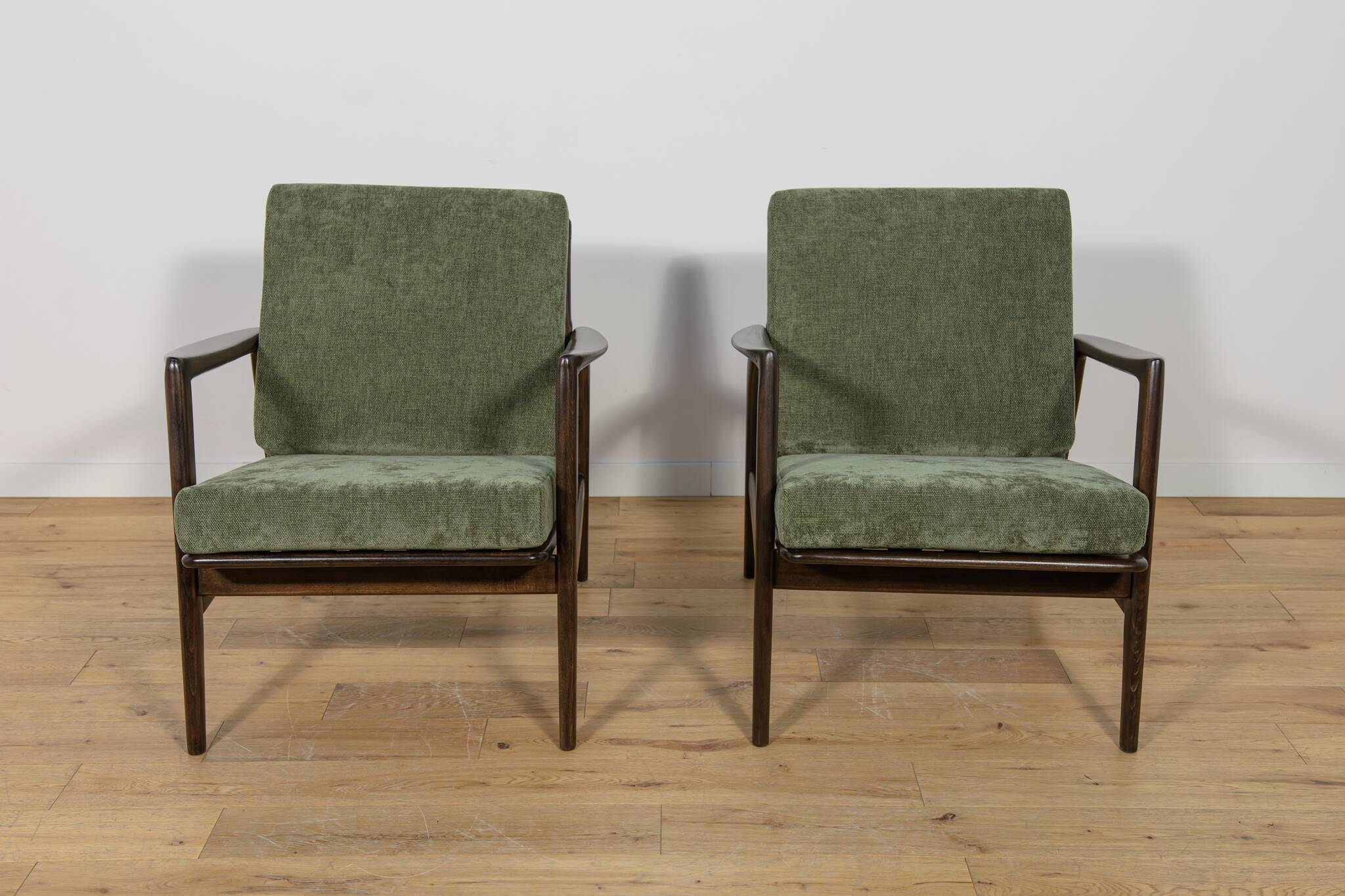 Model 300-139 Armchairs from Swarzędz Furniture Factory, 1960s, Set of 2
