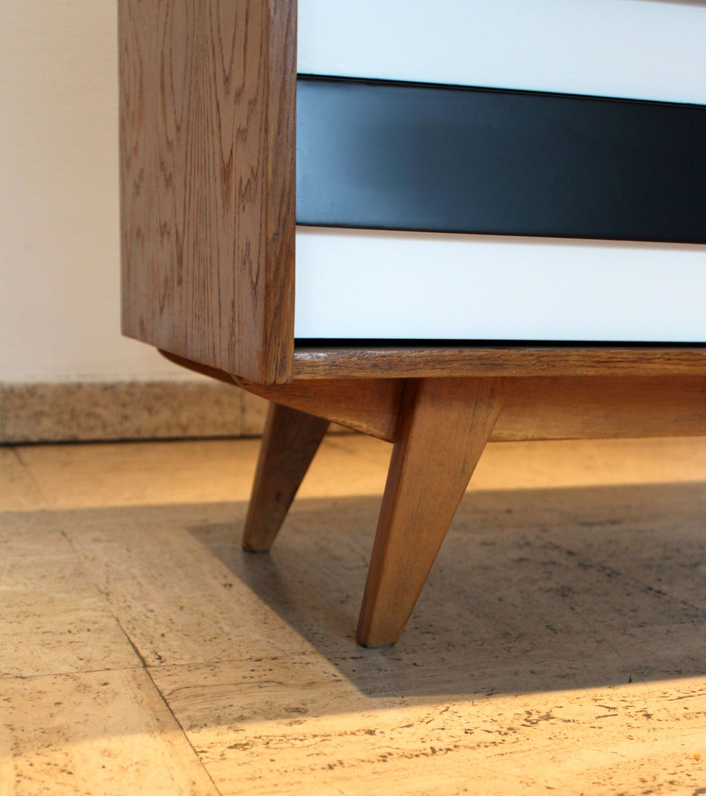 Commode U-453 par Jiří Jiroutek pour Interier Praha, 1960