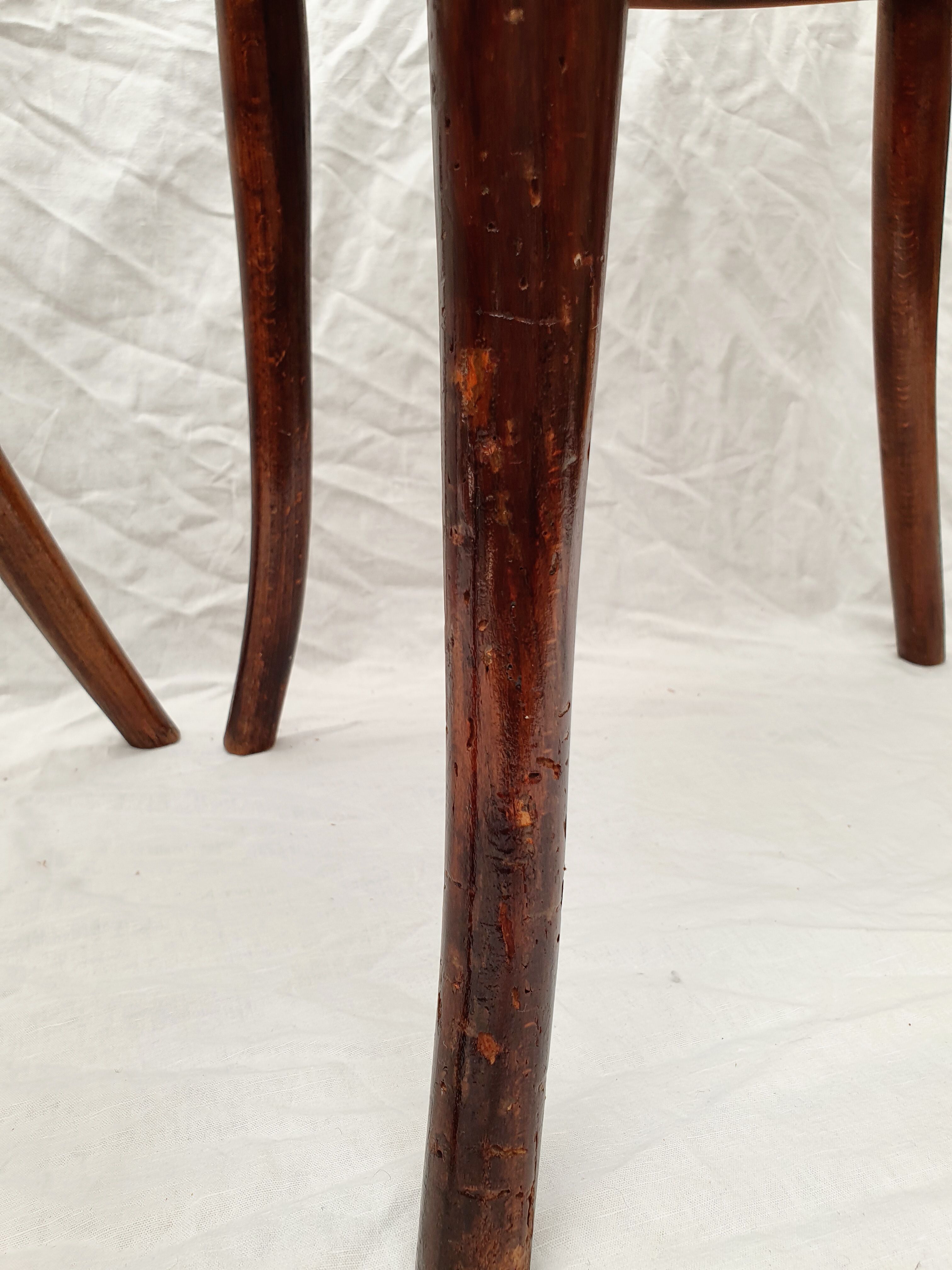 Paire de chaises cannées J&J Kohn  n°36