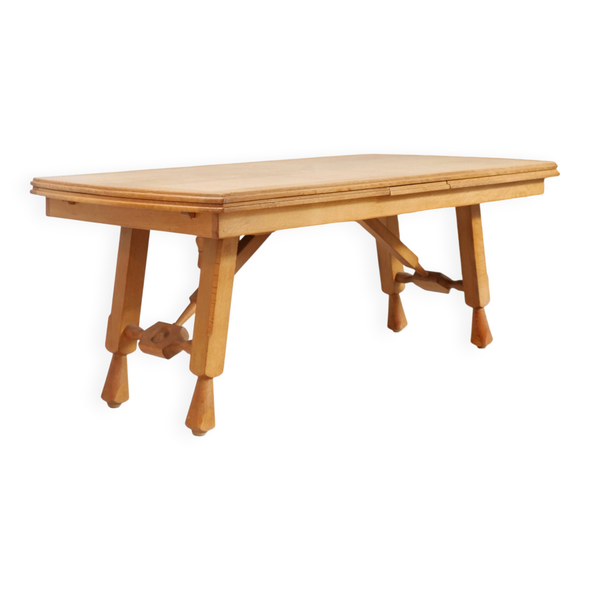 Guillerme and Chambron extendable table for your home France