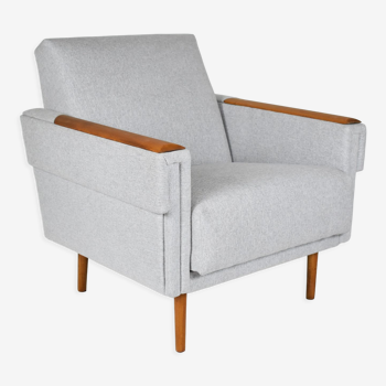 Fauteuil moderne du milieu du siècle restauré 1960 tissu gris clair