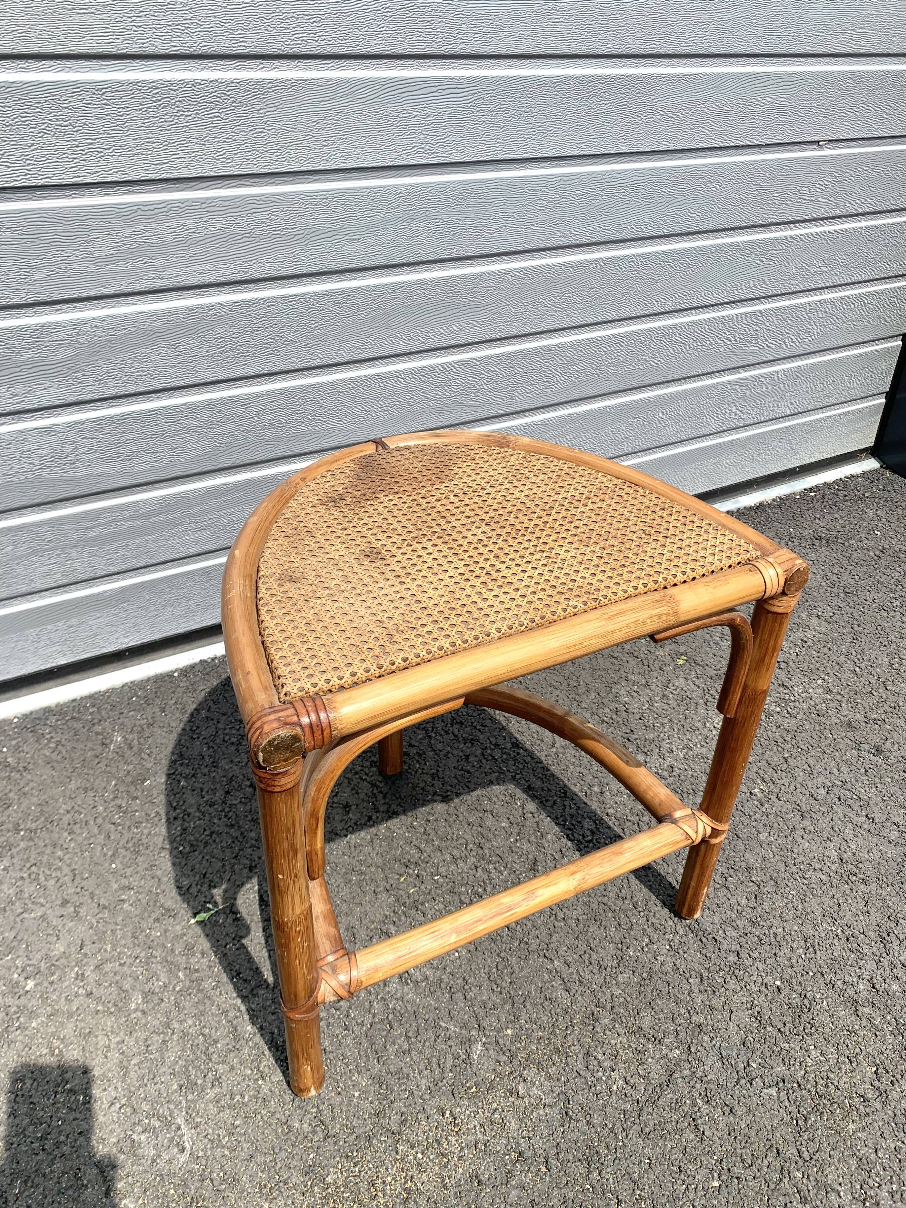 Table de chevet en rotin