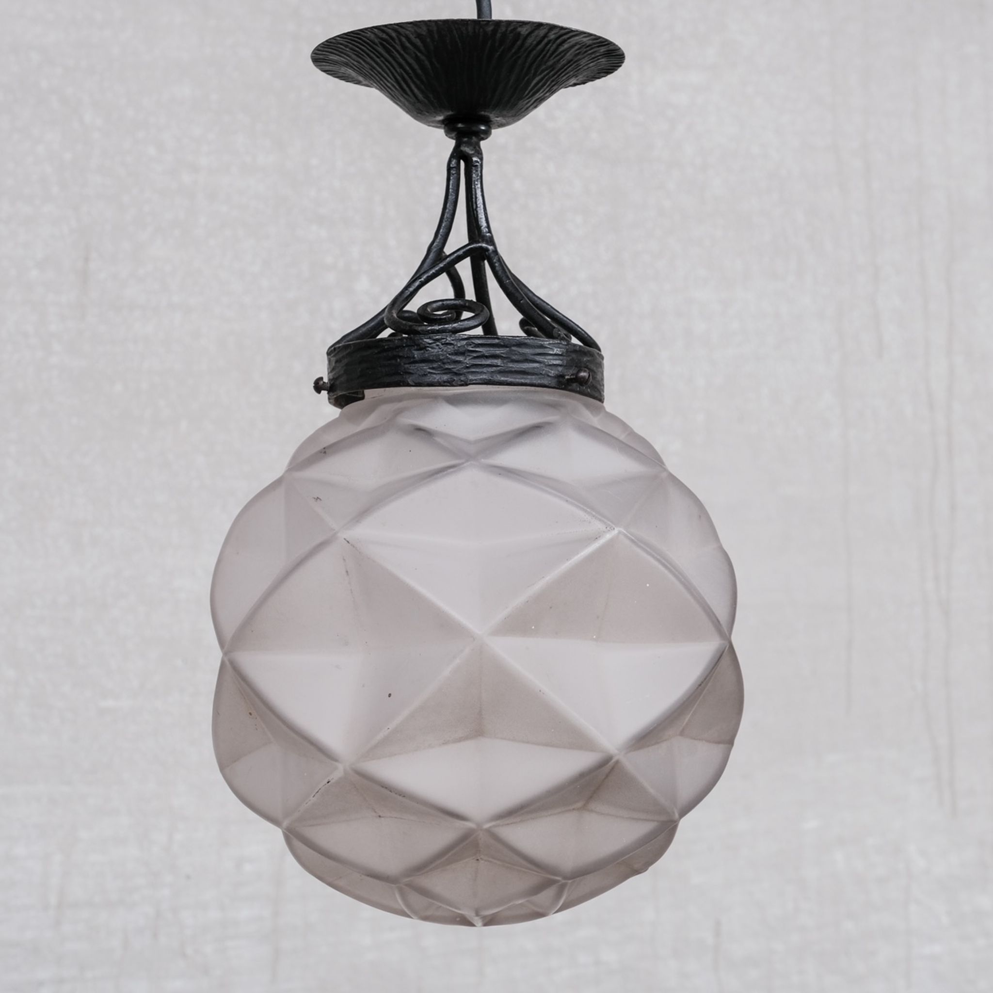 Suspension géométrique en verre Français et en fer