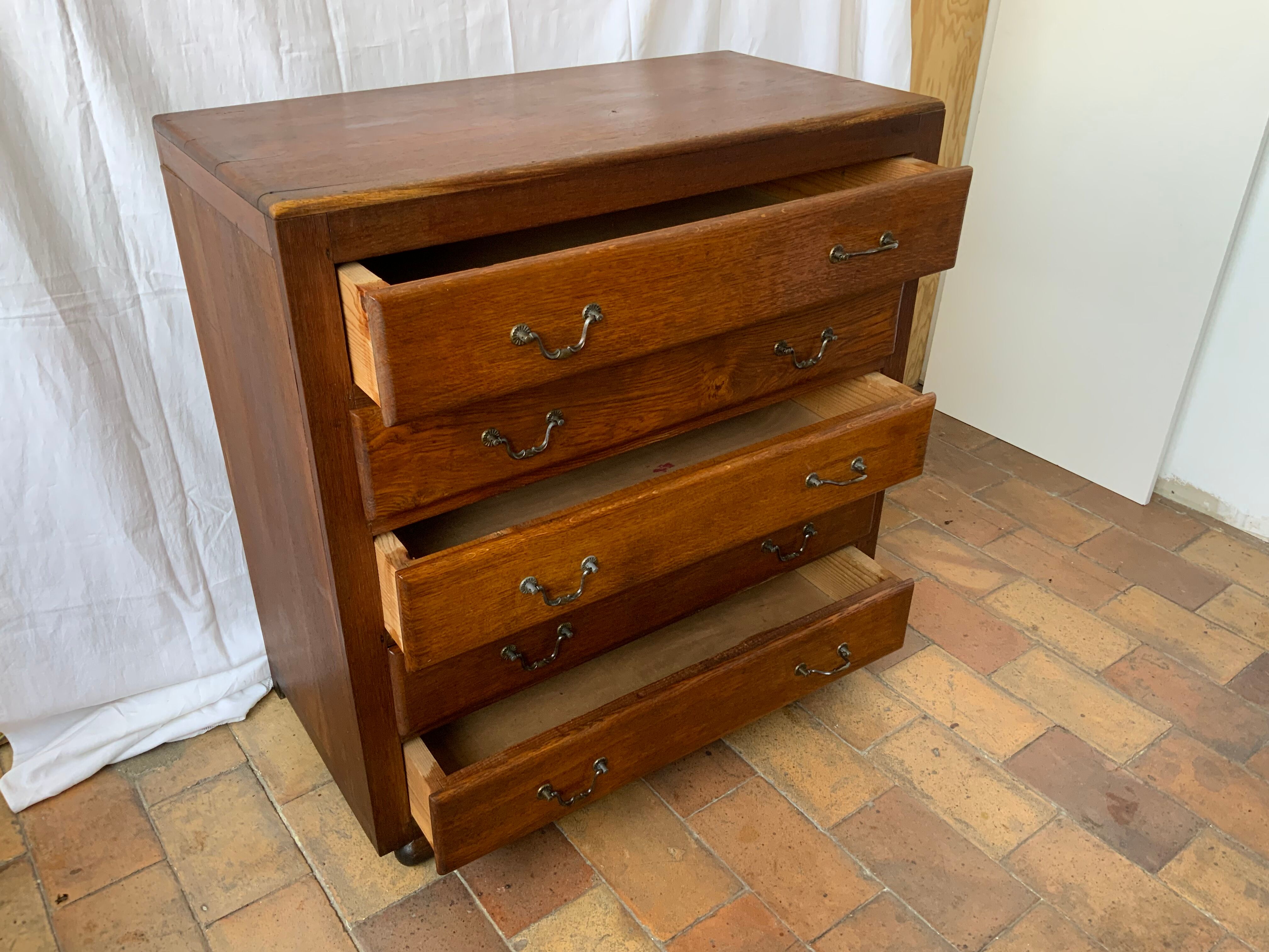 Vintage chest of drawers