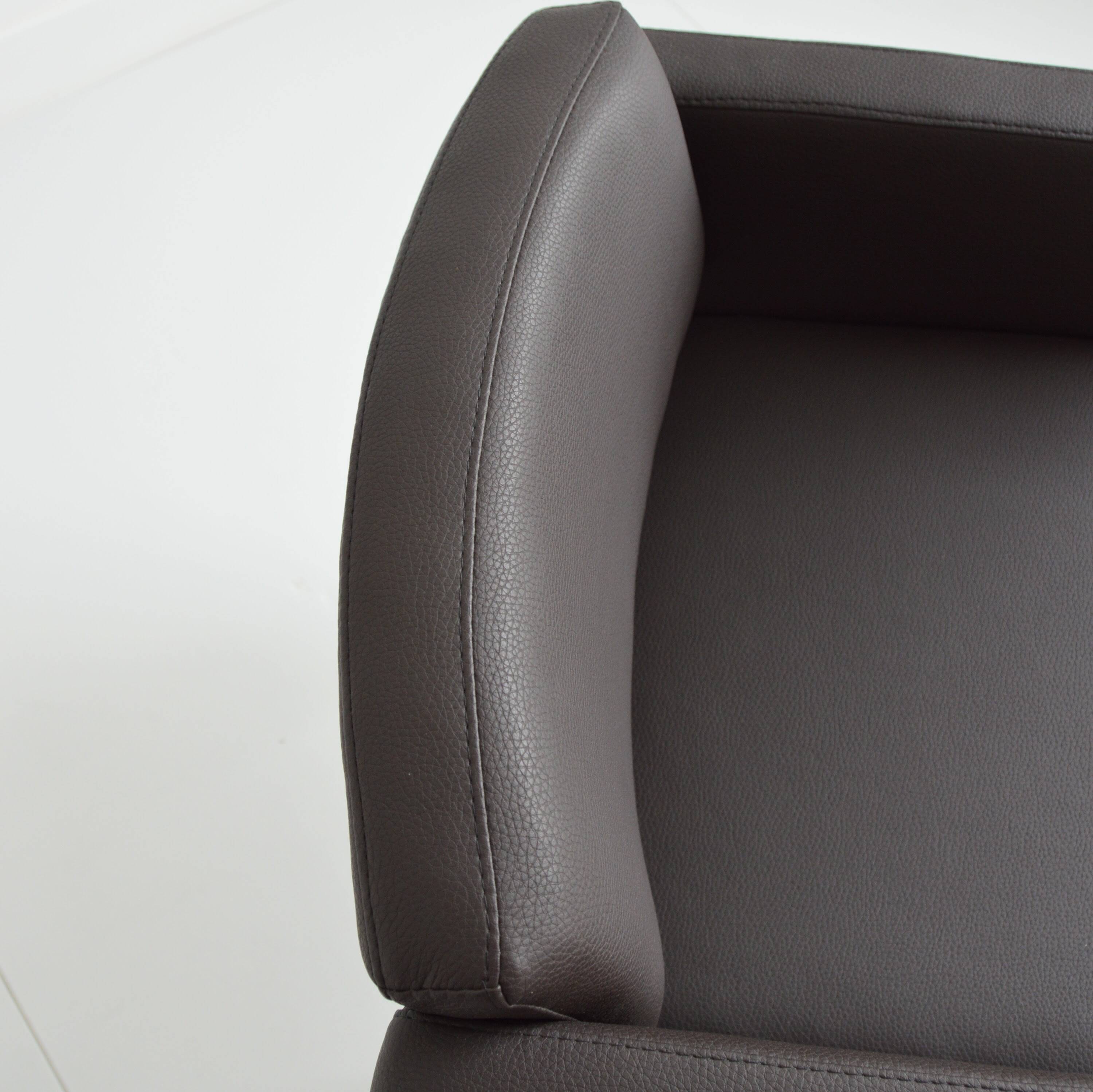 Fauteuil « Conseil » de Pierre Guariche pour Meurop 1960s ( 1 / 2 )