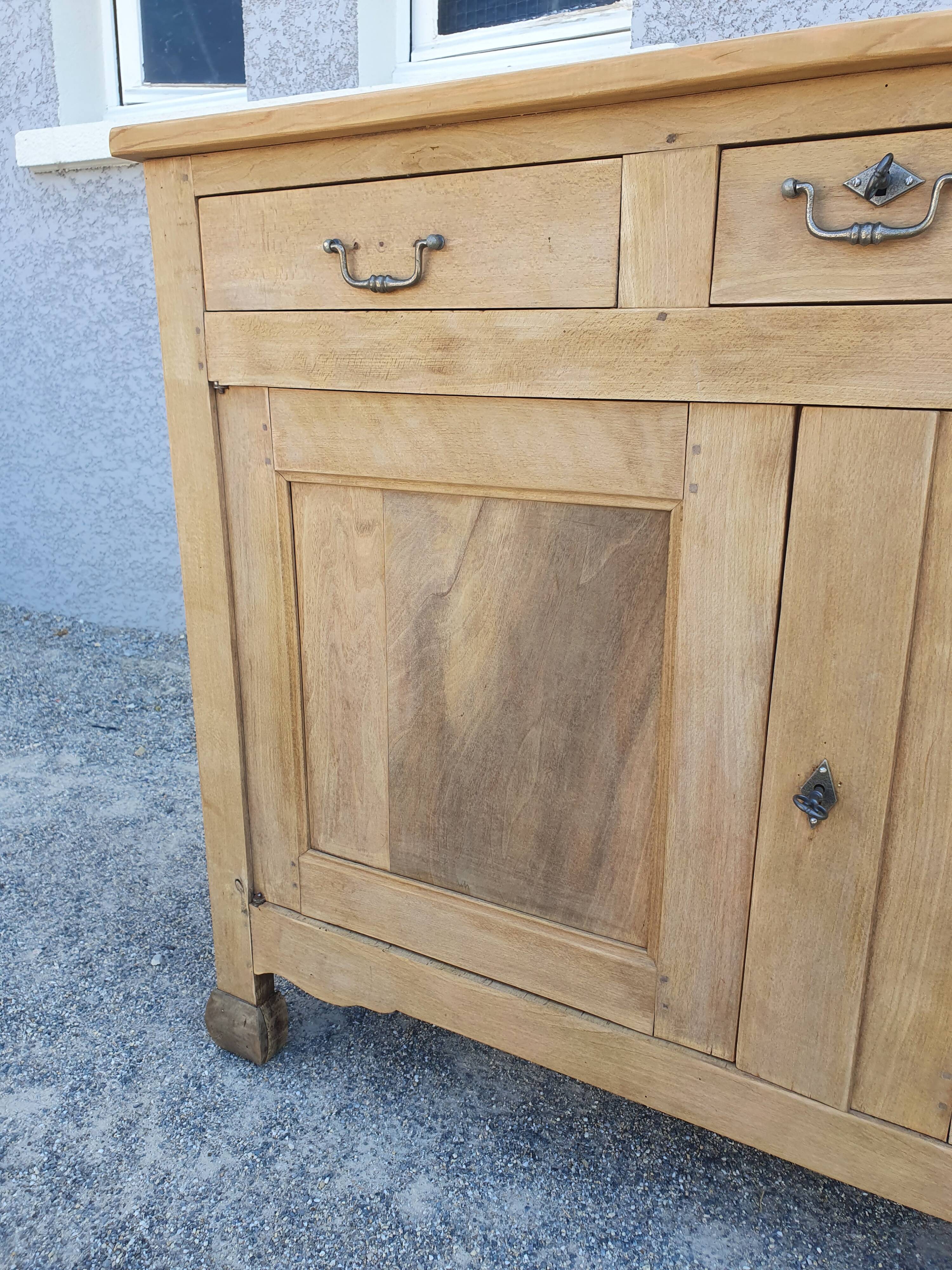 Bahut buffet furniture of old raw wood shallow