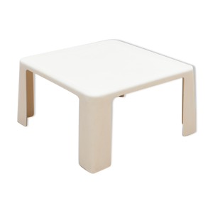 table basse carrée géométrique