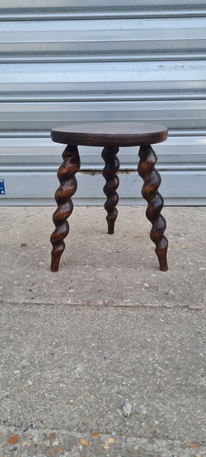 Tripod stool