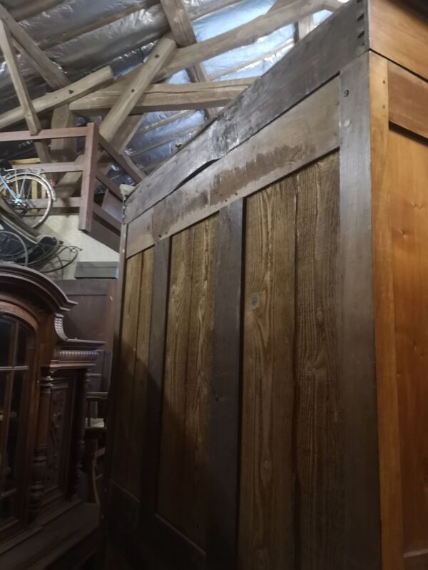 Armoire à placage de loupe