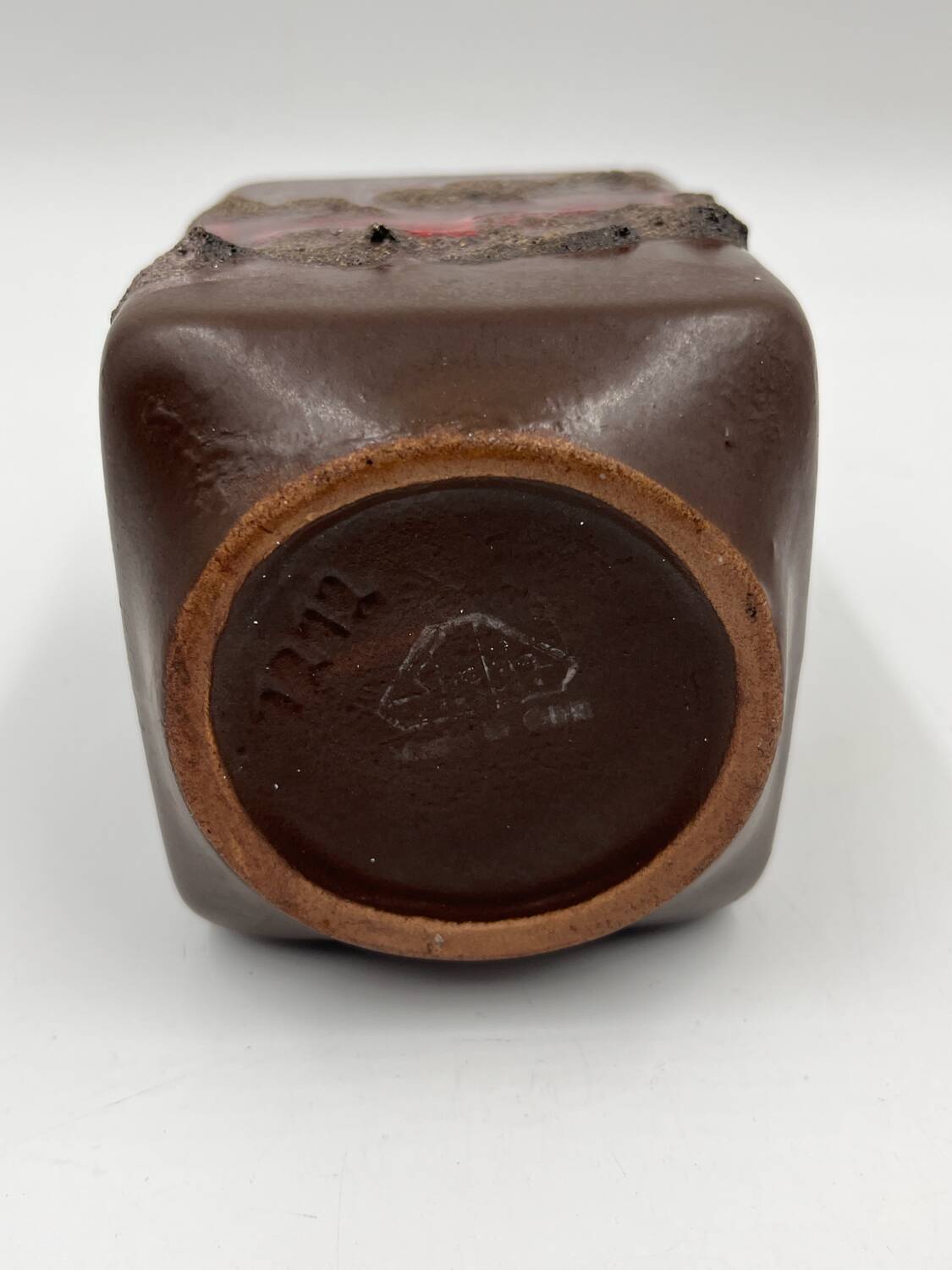 Strehla fat lava vase