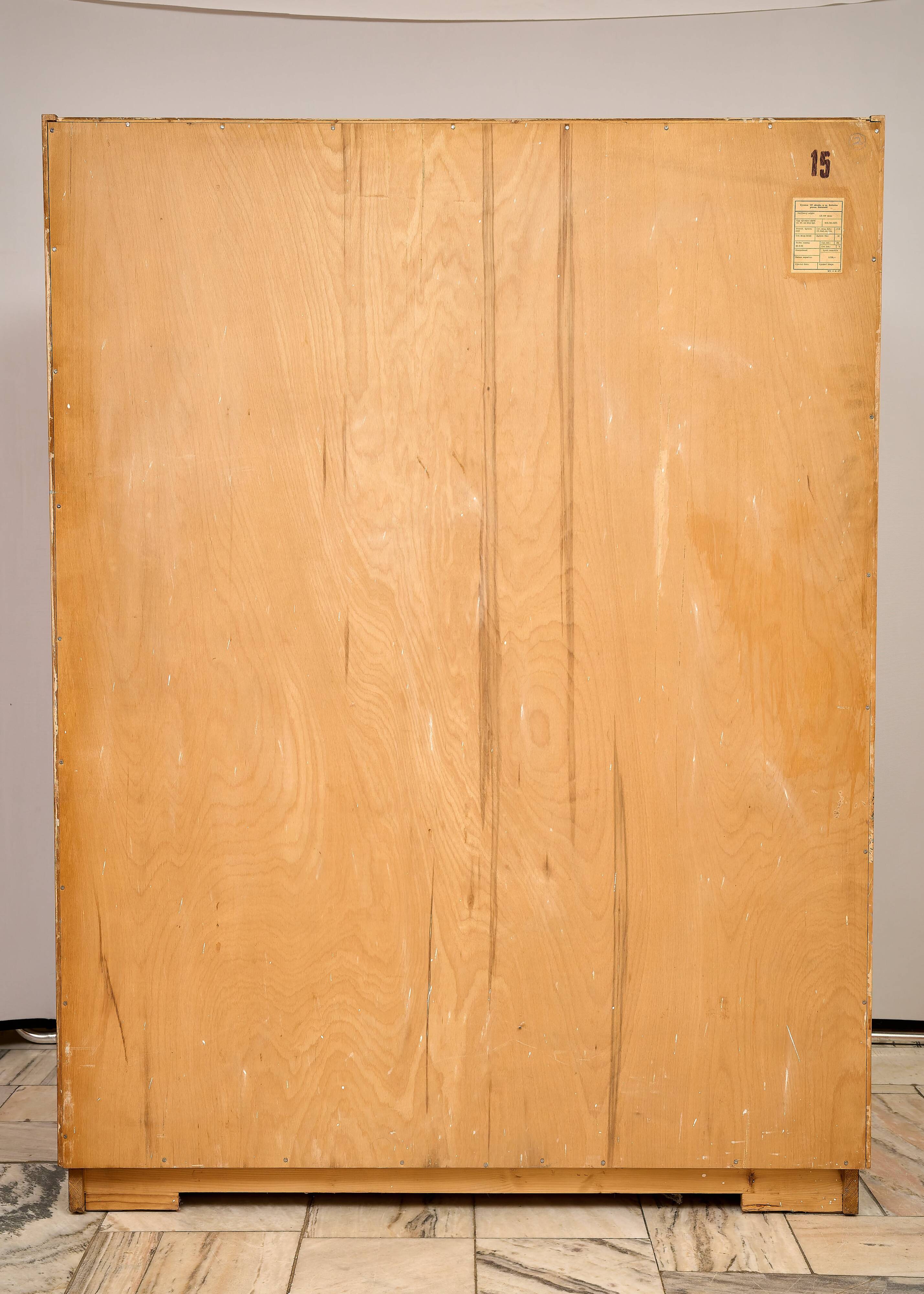 Armoire à deux portes de Mojmír Požár pour UP Závody, Tchécoslovaquie, années 1960.