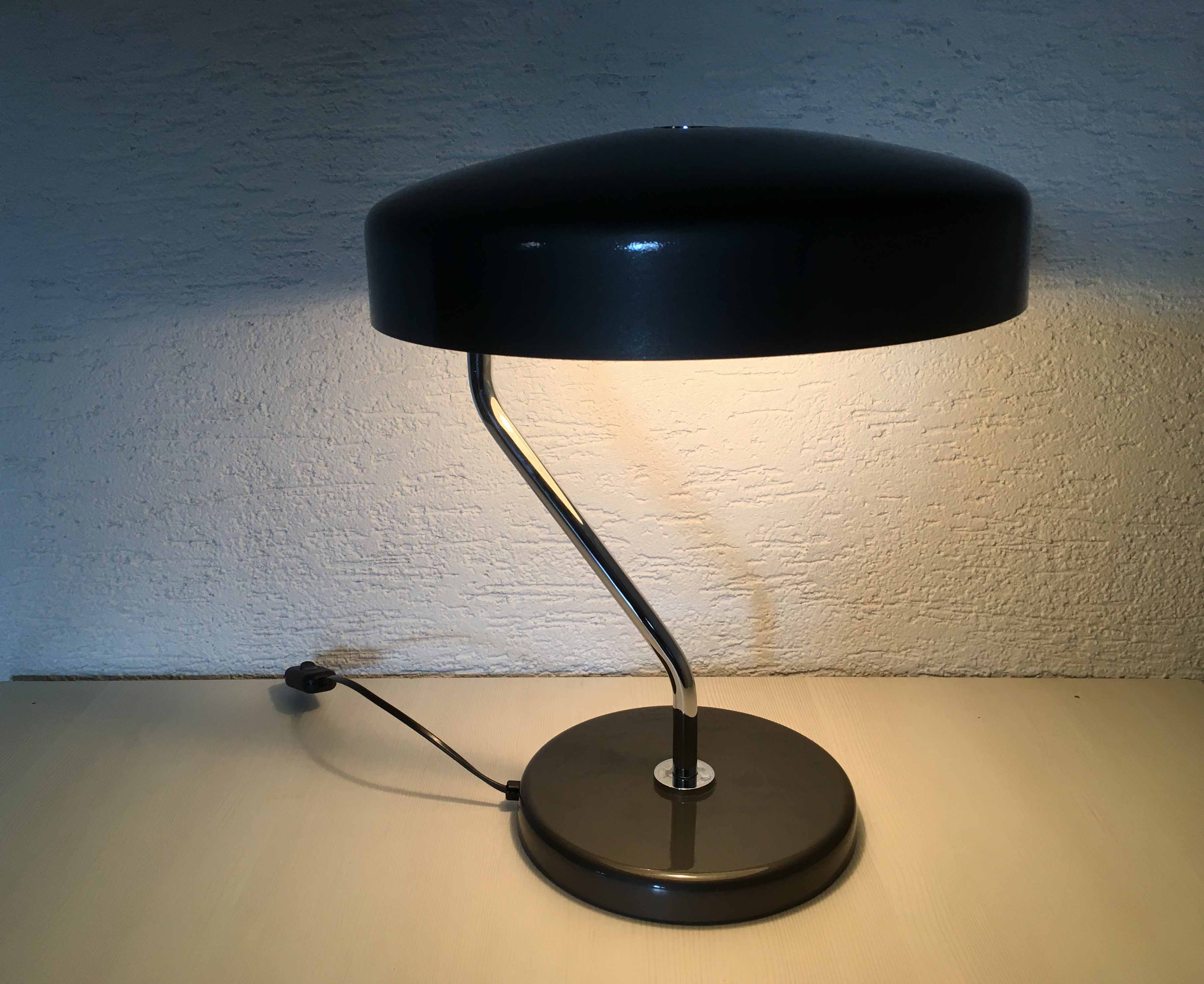 Belux design articulated lamp