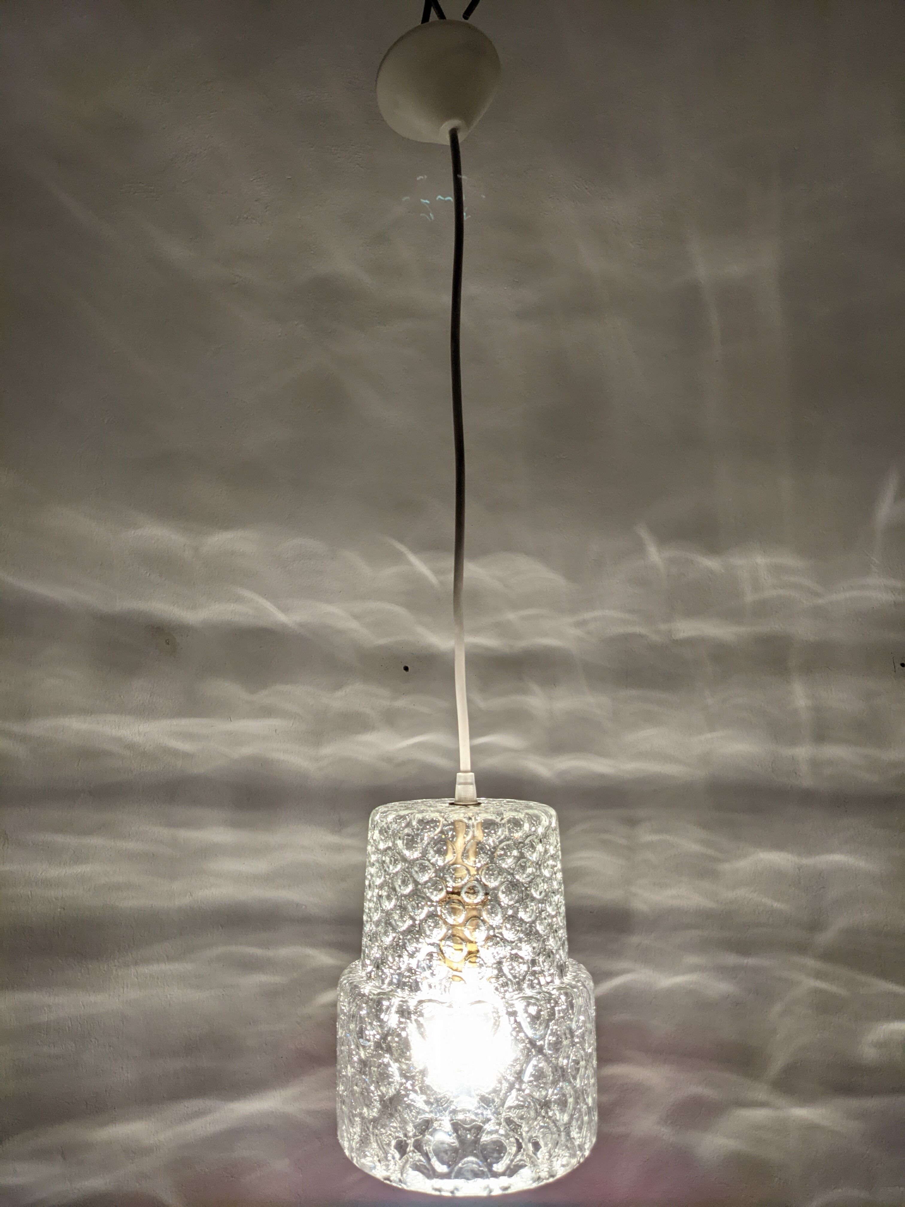 Suspension en verre bullé des années 60/70