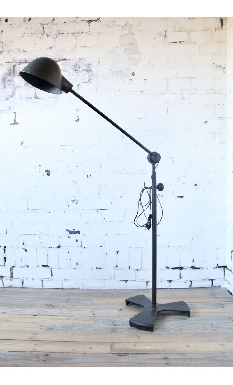 Levallois Lamp