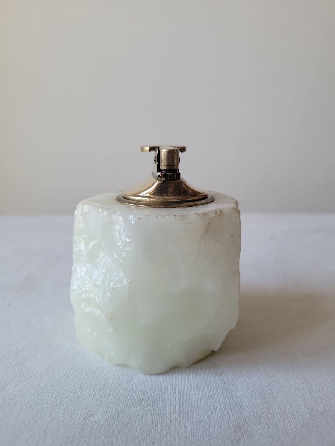 Alabaster table lighter