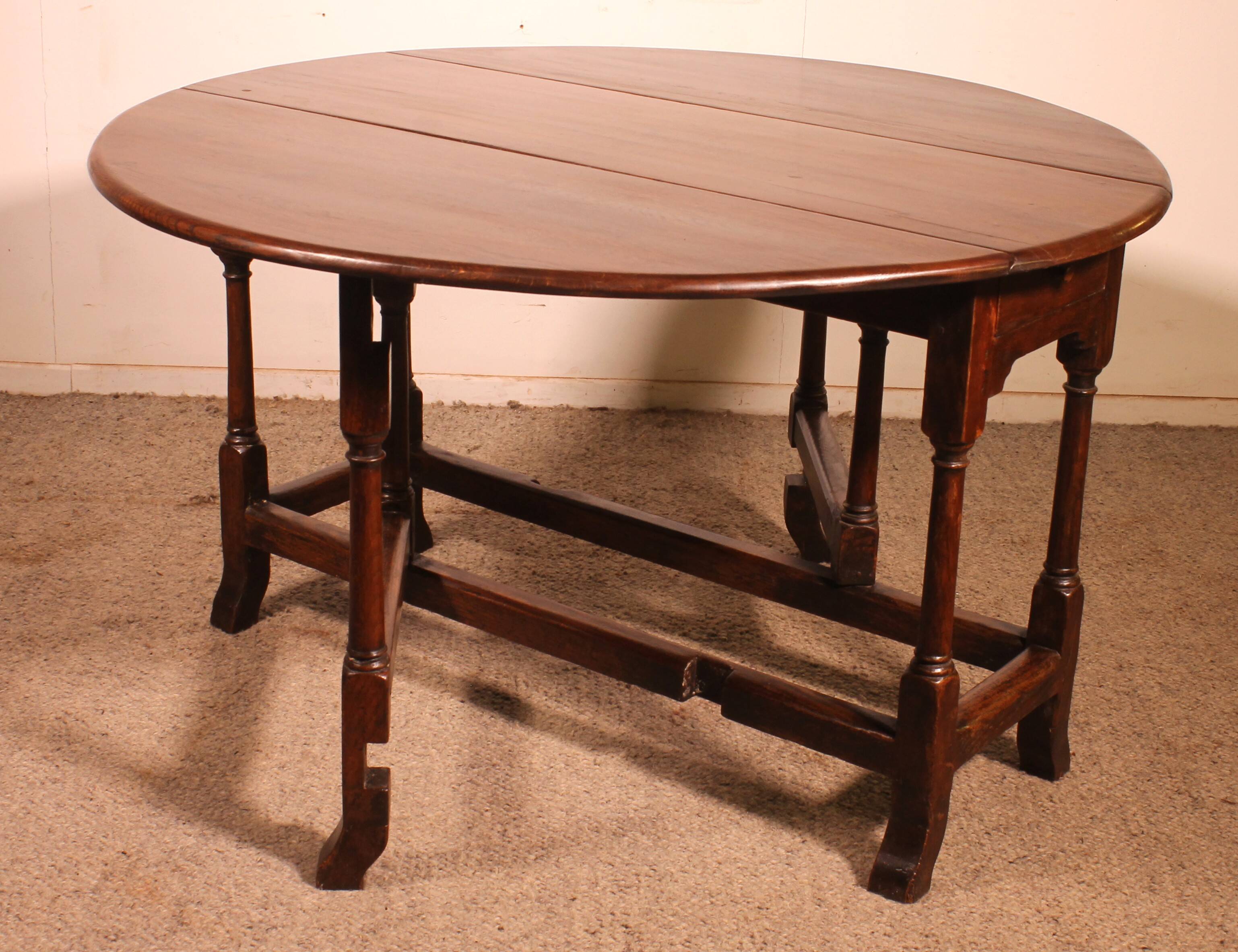 Gateleg Table in Oak from the 18th Century