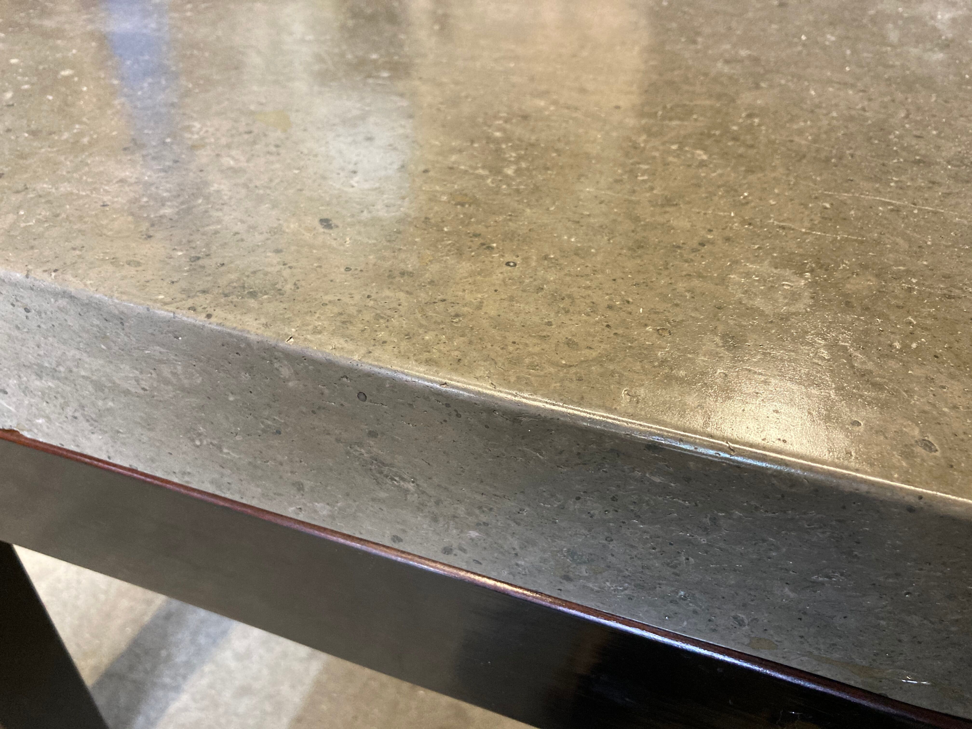 Set of two side tables