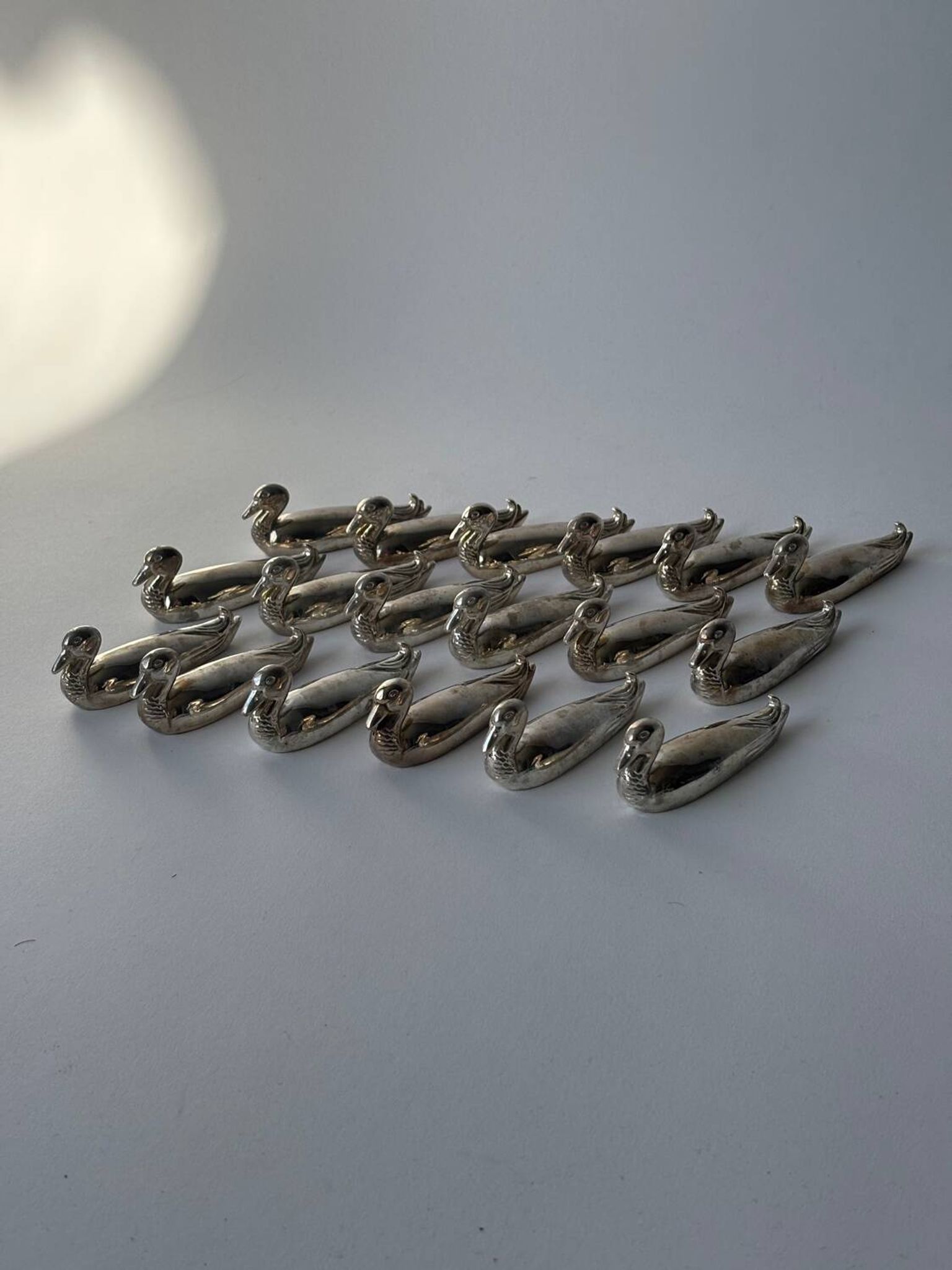 18 porte-couteaux en métal Canard