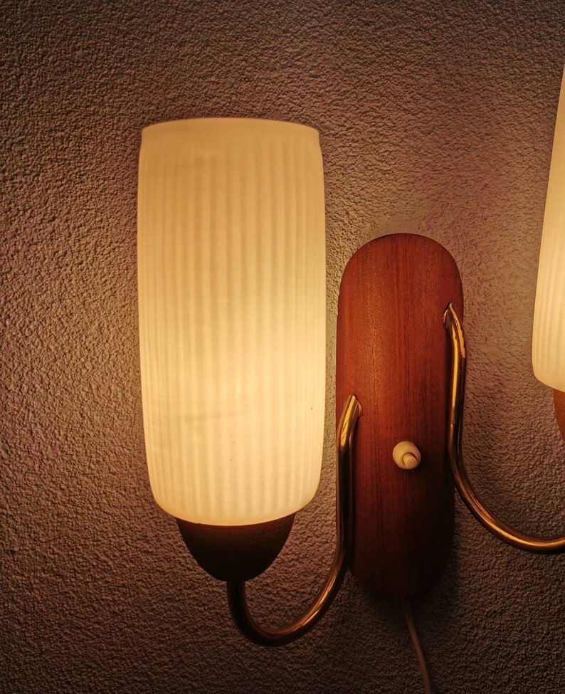 Teak wall lamp for the 70s