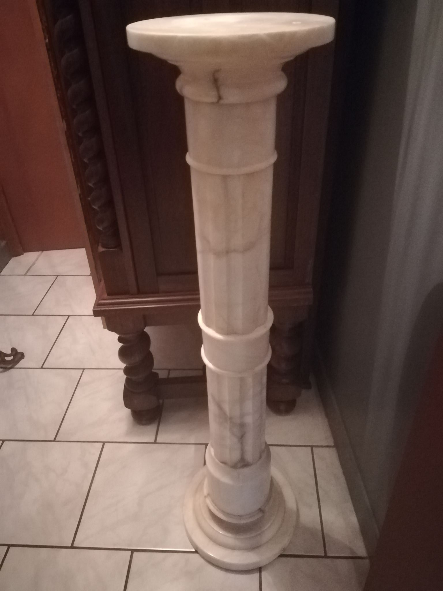 Colonne en albâtre